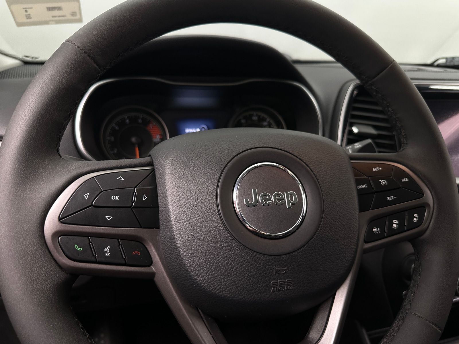 Thumbnail: 2022 Jeep Cherokee - 4