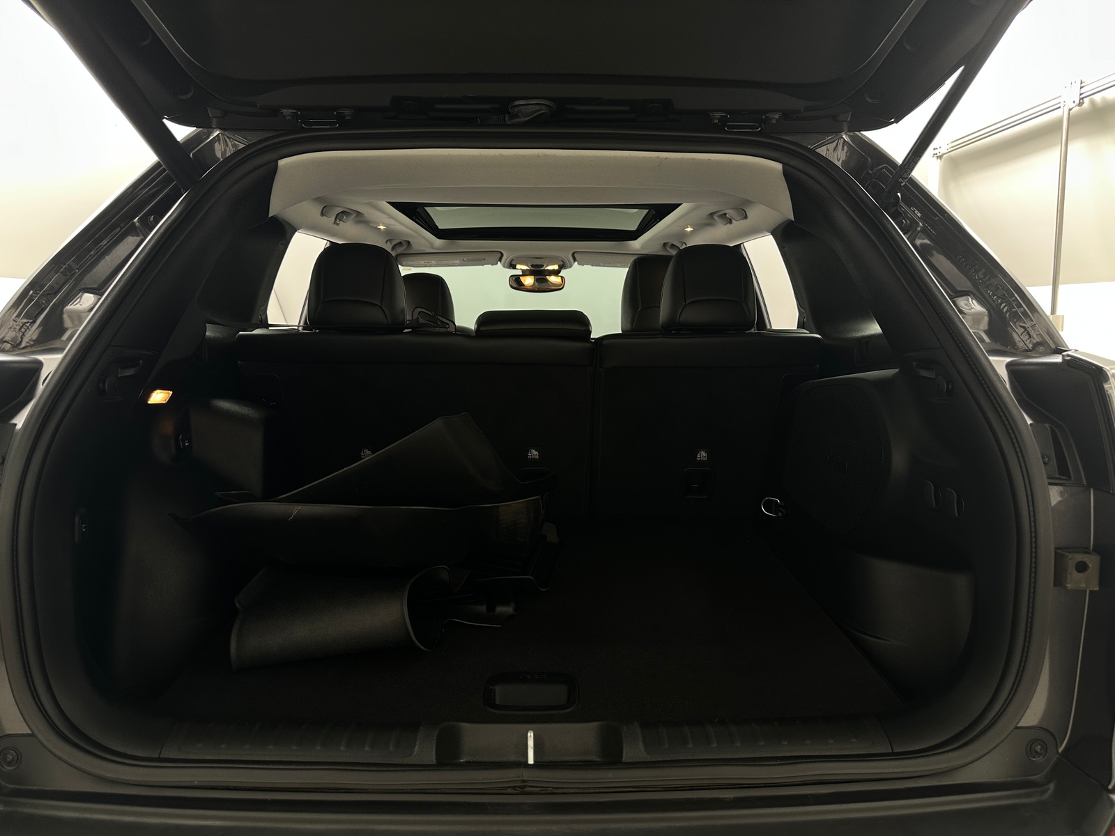 Thumbnail: 2022 Jeep Cherokee - 6