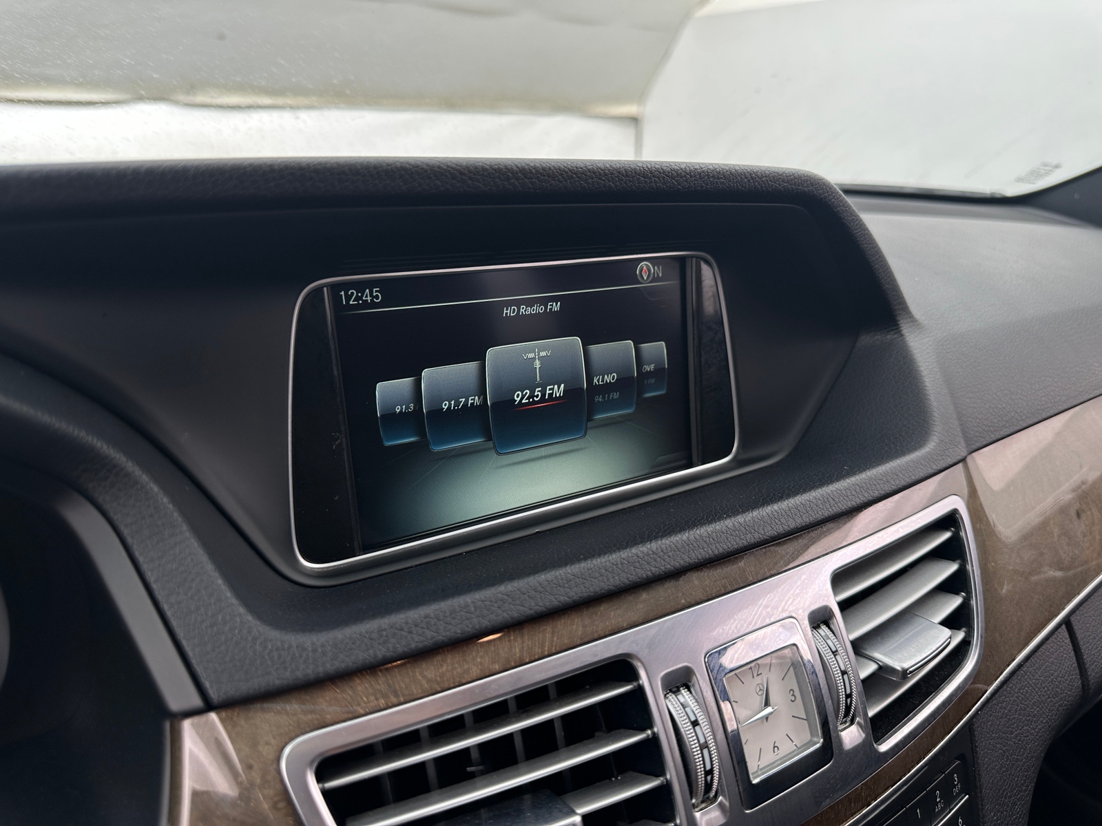 Thumbnail: 2016 Mercedes-Benz E-Class - 3