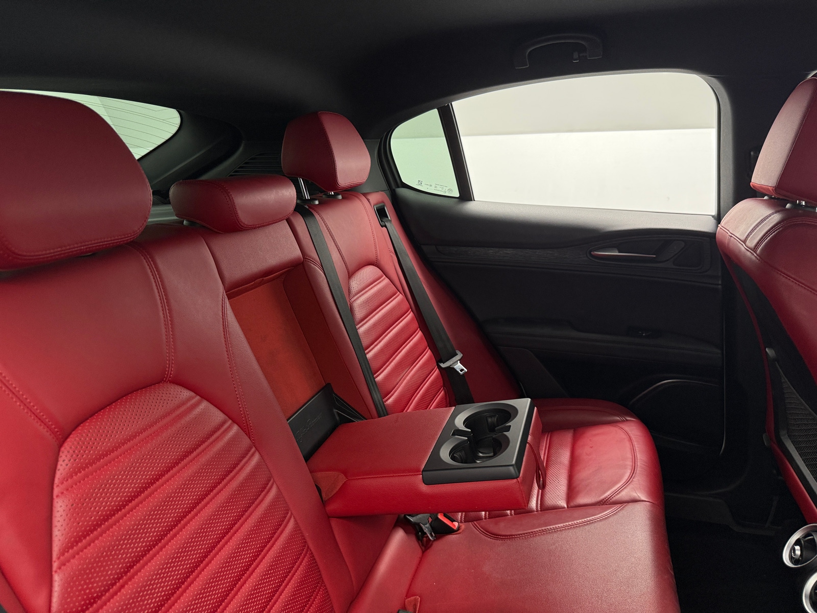 Thumbnail: 2022 Alfa Romeo Stelvio - 5