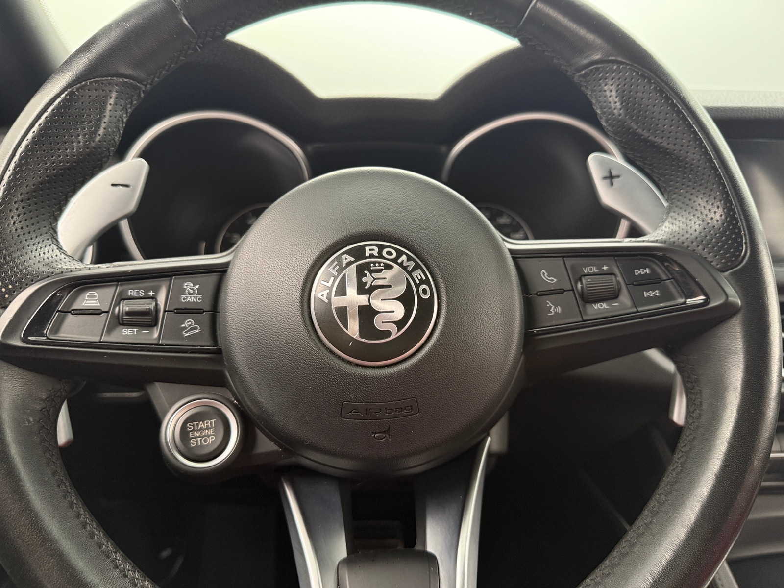 Thumbnail: 2022 Alfa Romeo Stelvio - 4