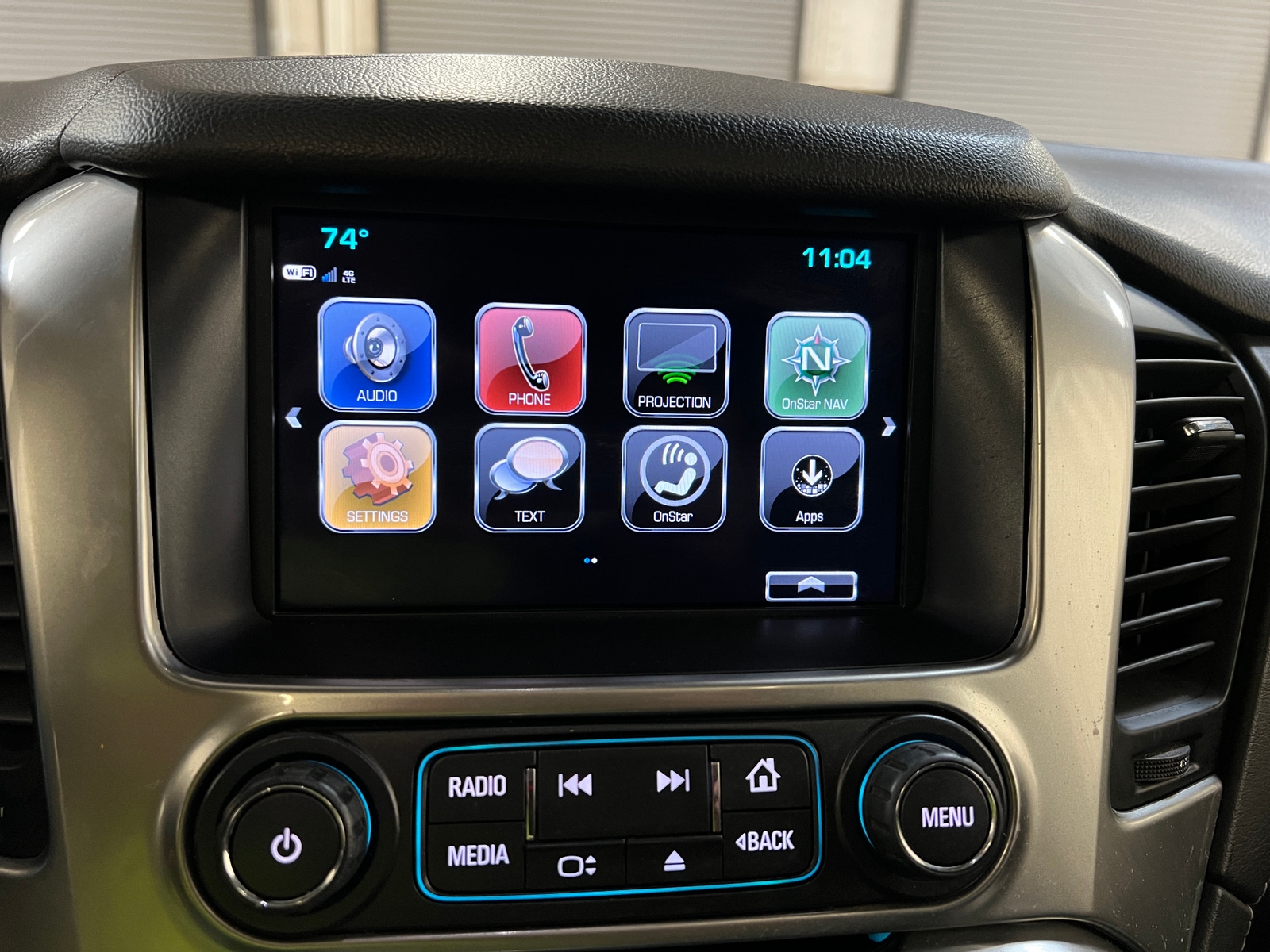 Thumbnail: 2019 Chevrolet Suburban - 3