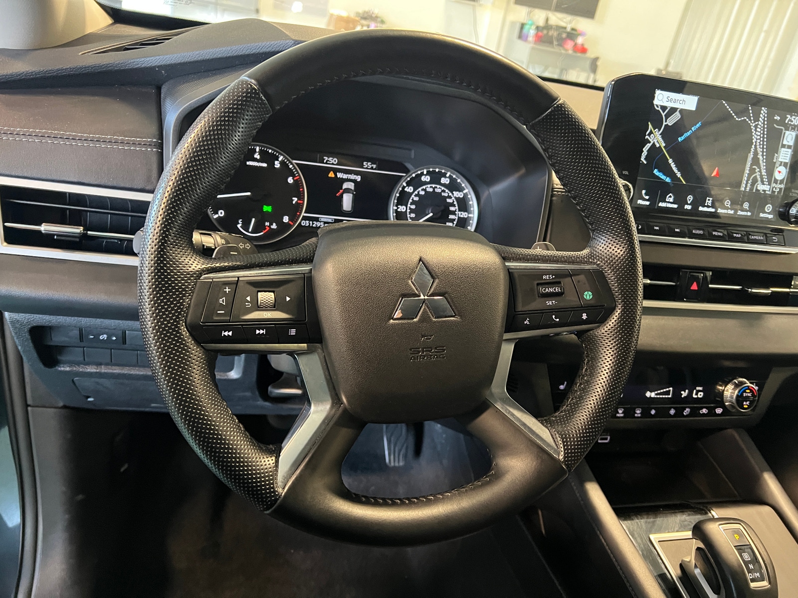 Thumbnail: 2024 Mitsubishi Outlander - 4
