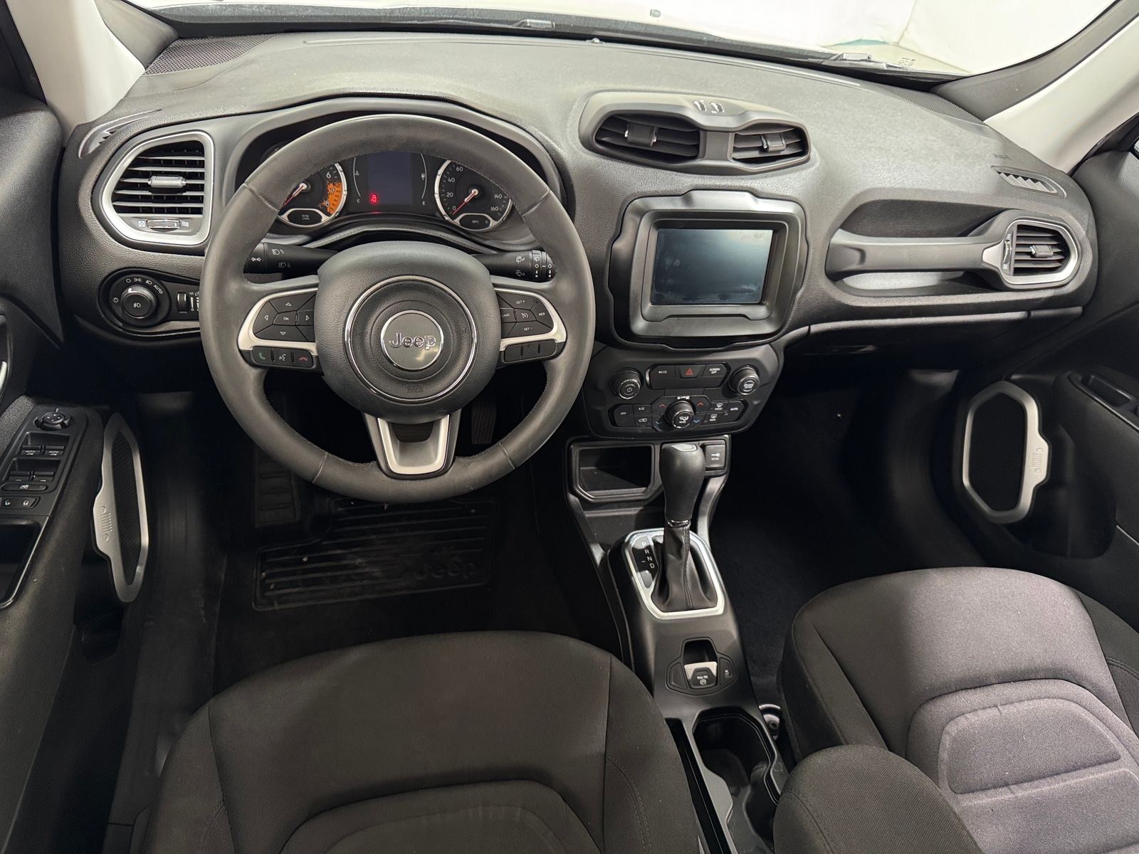 Thumbnail: 2018 Jeep Renegade - 3