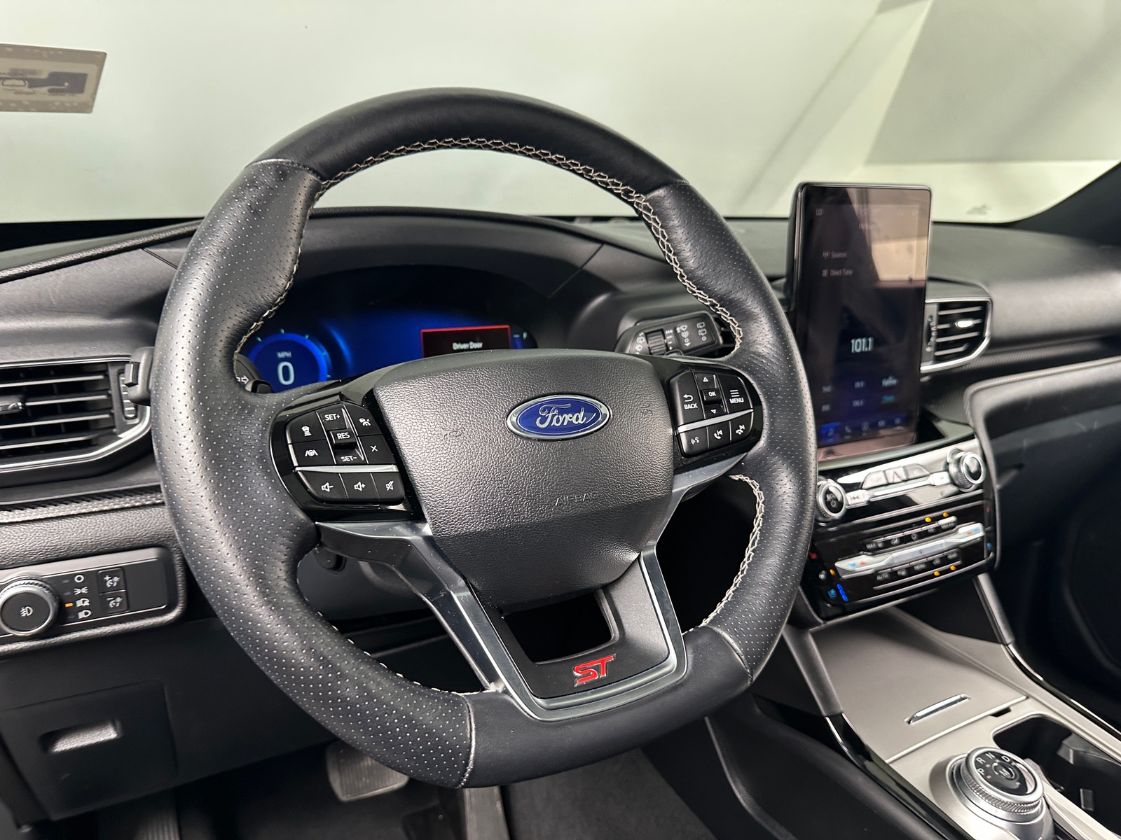 Thumbnail: 2022 Ford Explorer - 4