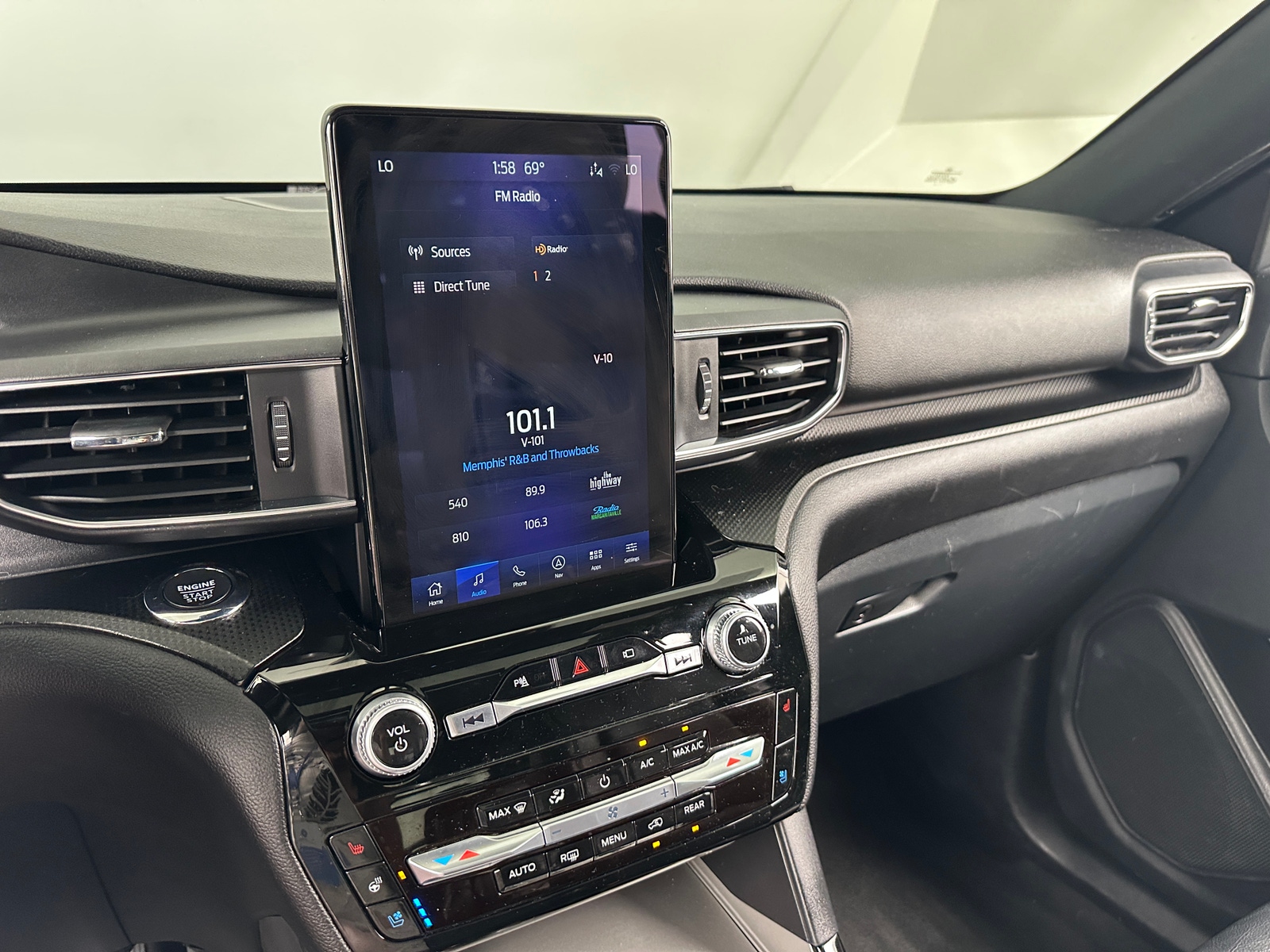 Thumbnail: 2022 Ford Explorer - 3