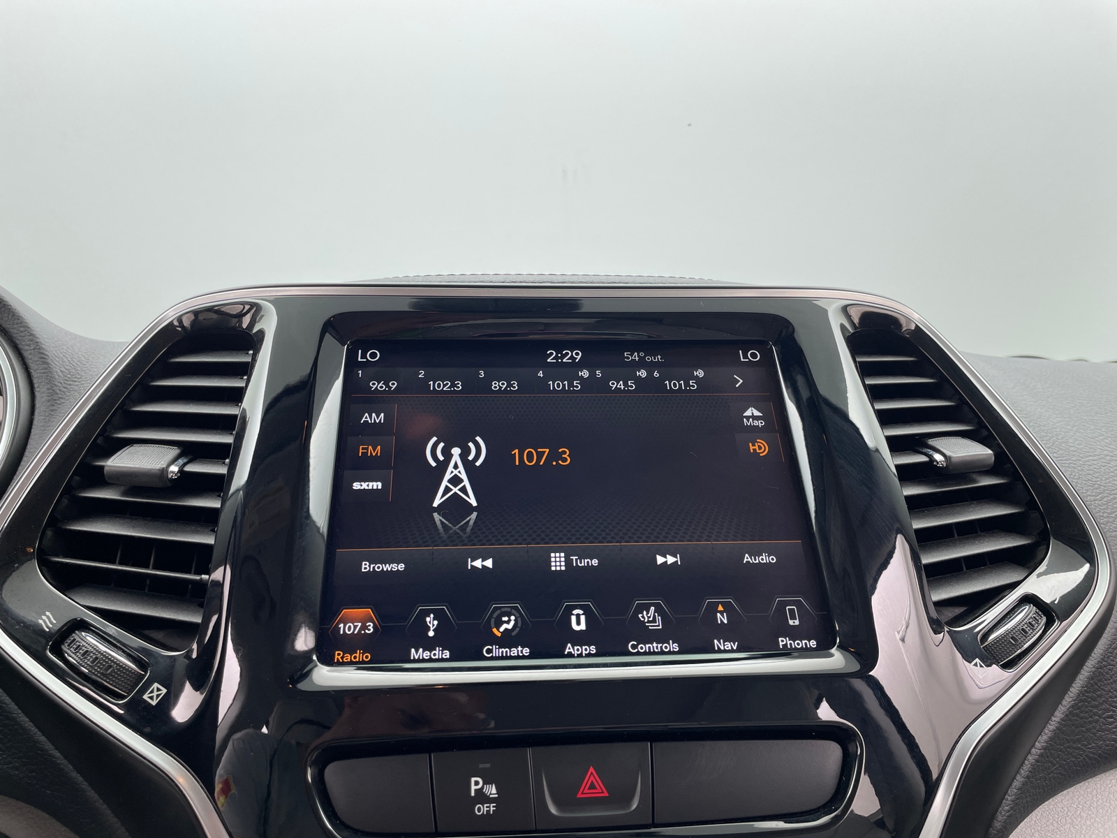 Thumbnail: 2019 Jeep Cherokee - 3