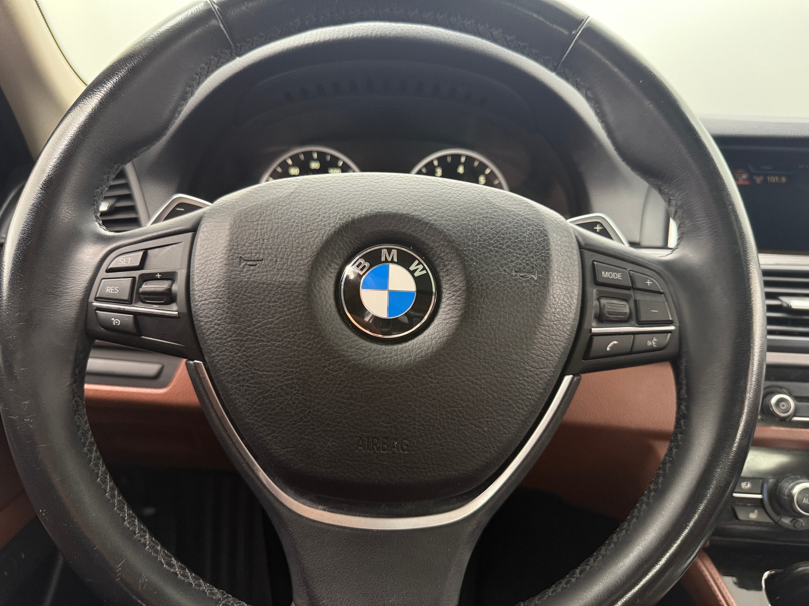 Thumbnail: 2016 BMW 5 Series - 4