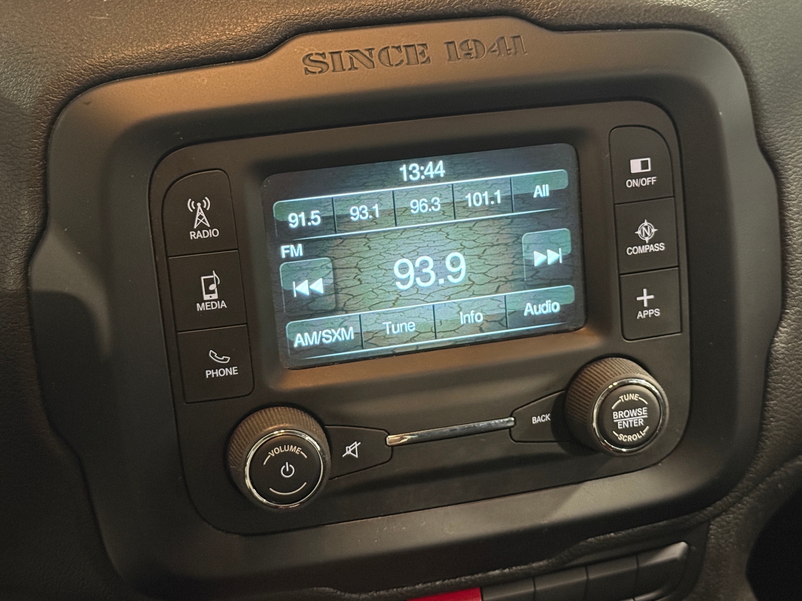 Thumbnail: 2015 Jeep Renegade - 4