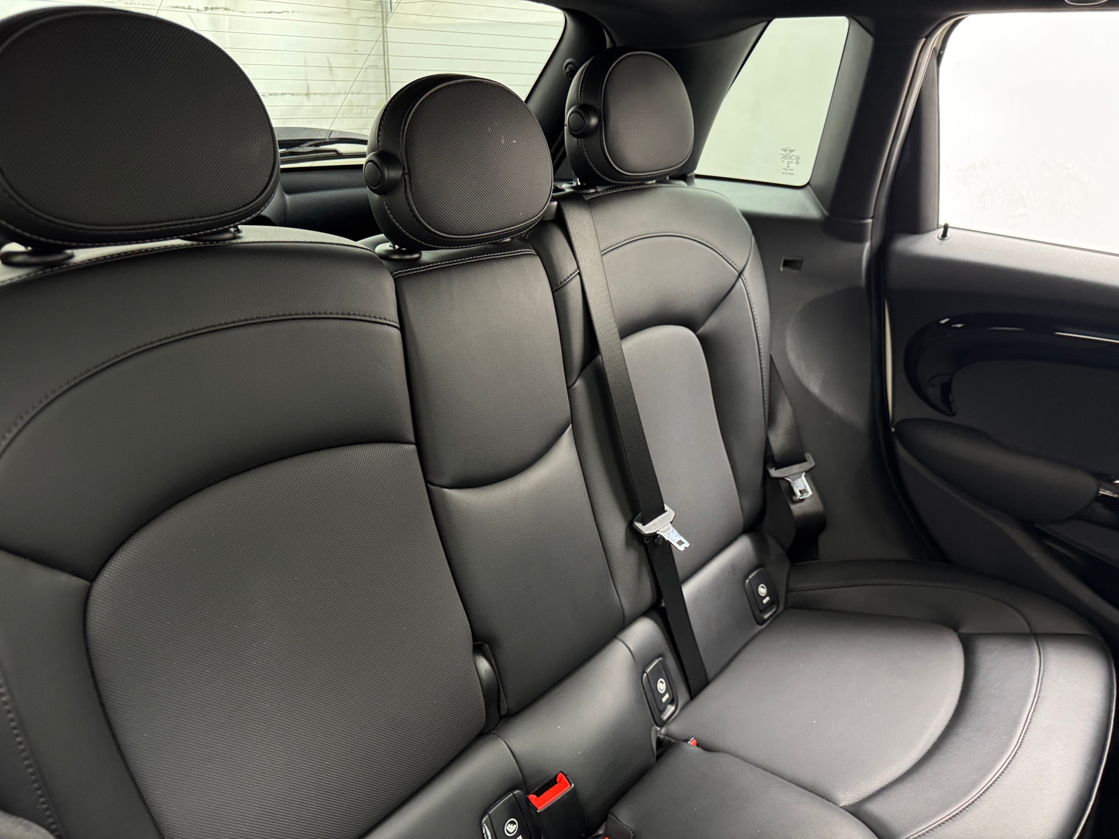 Thumbnail: 2017 MINI Cooper Hardtop - 5