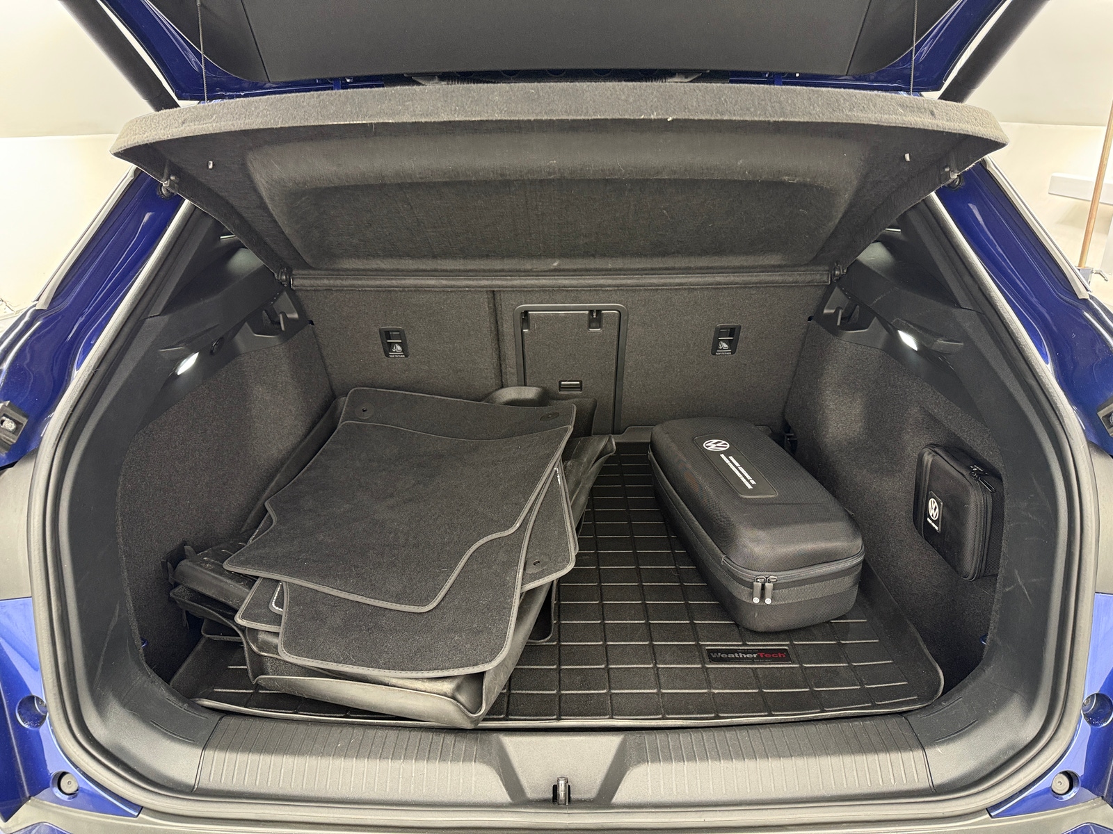 Thumbnail: 2021 Volkswagen ID.4 - 6