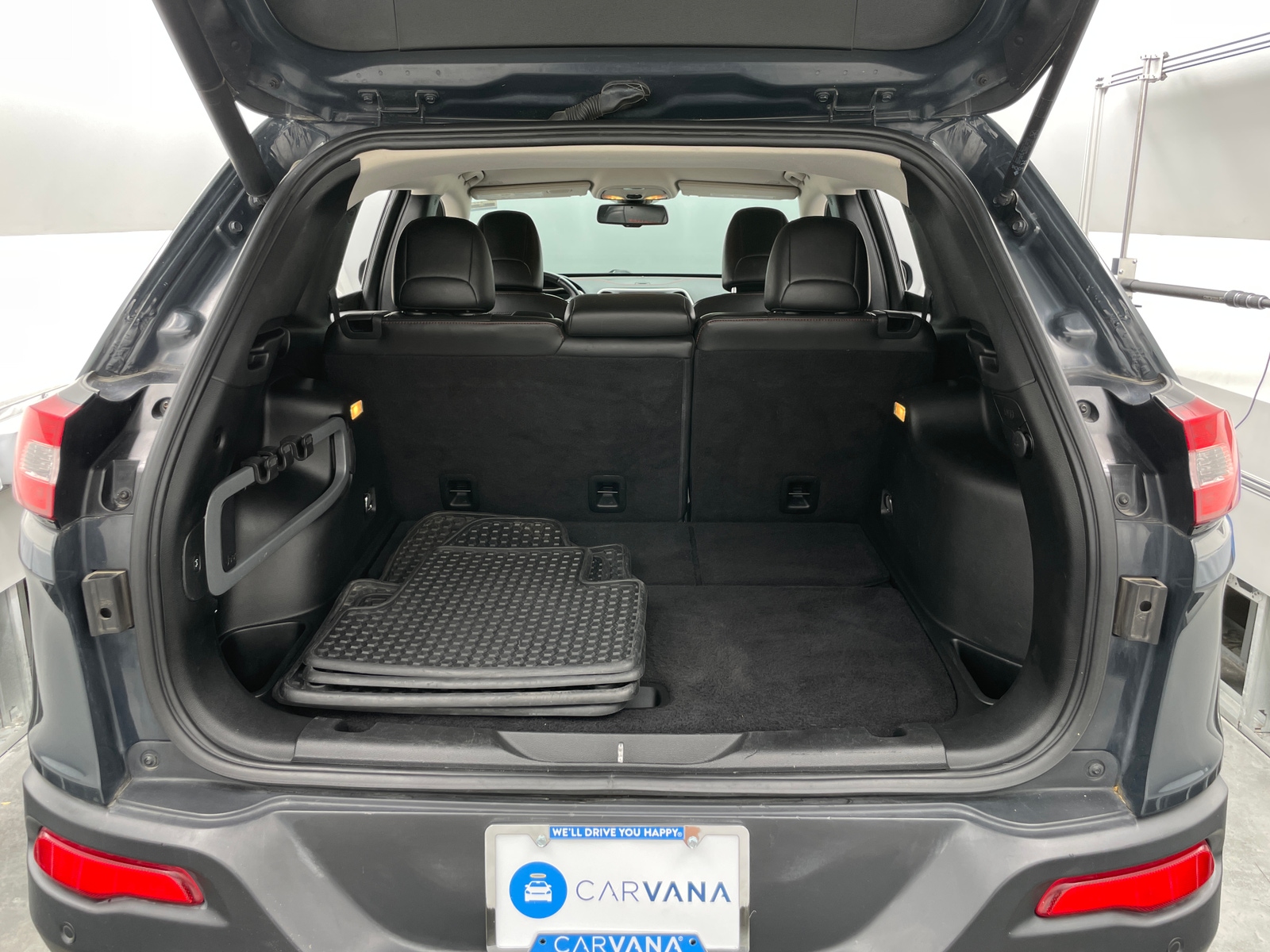 Thumbnail: 2018 Jeep Cherokee - 6