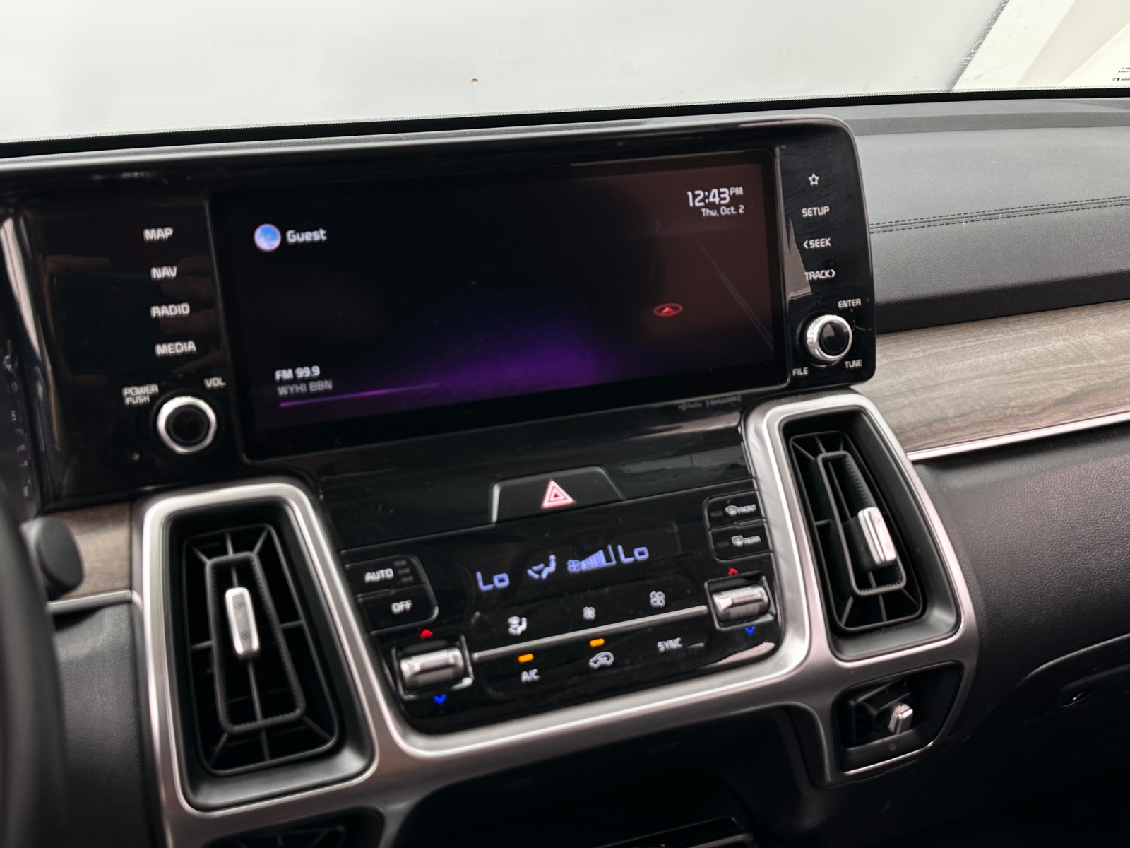 Thumbnail: 2022 Kia Sorento - 3