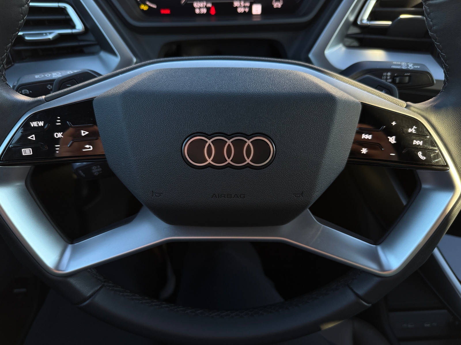 Thumbnail: 2025 Audi Q4 e-tron - 4