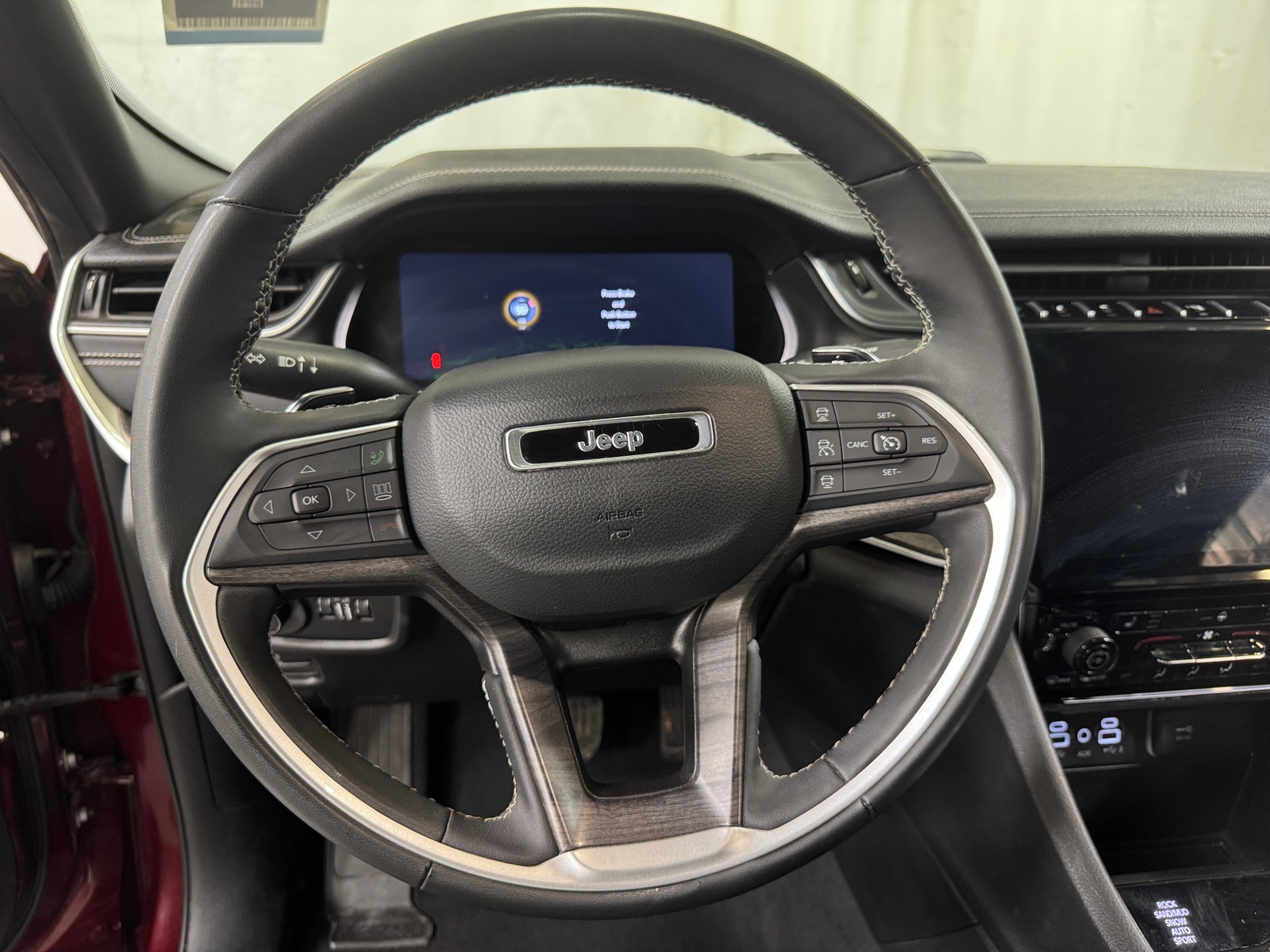 Thumbnail: 2024 Jeep Grand Cherokee - 4