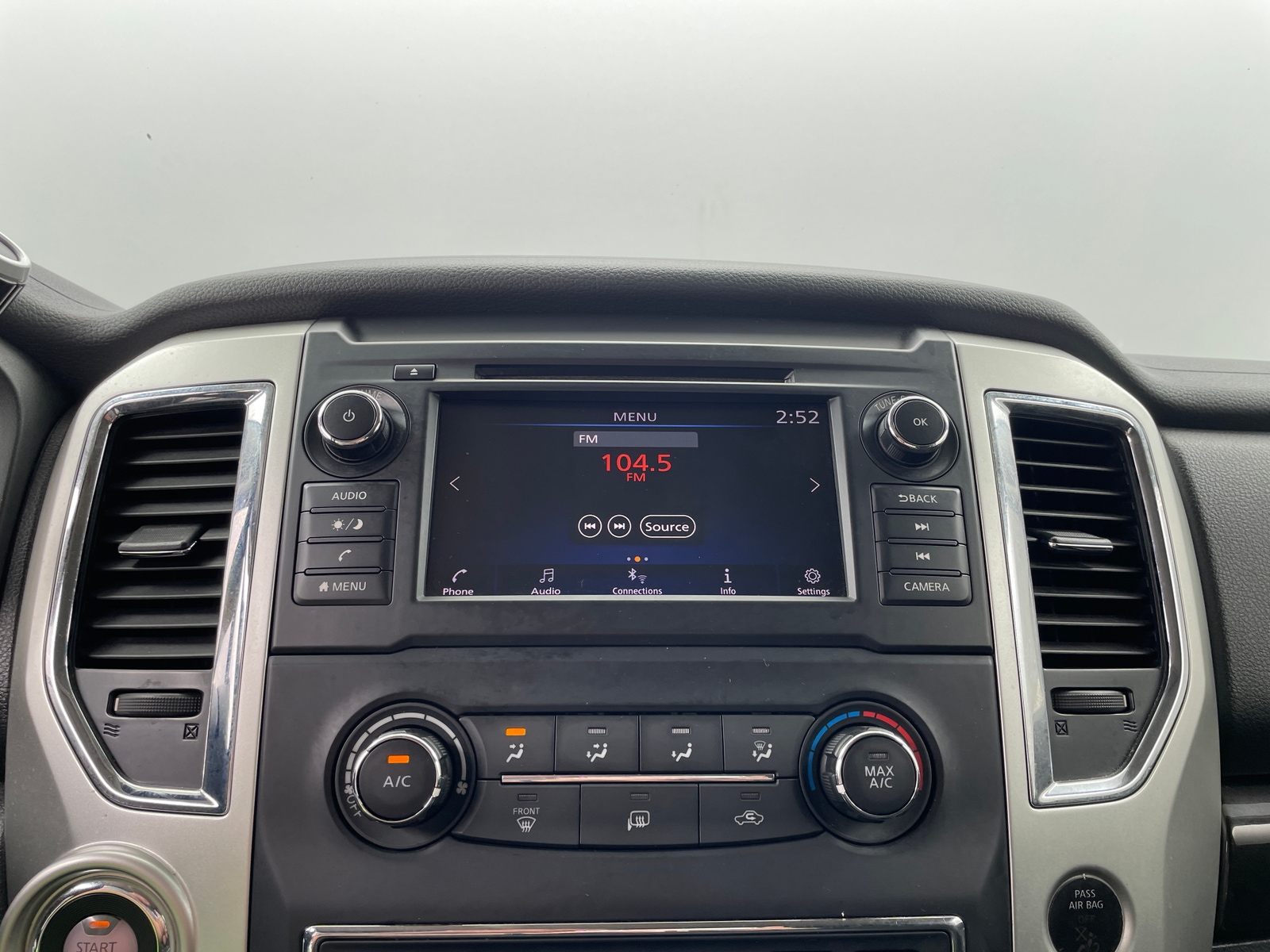 Thumbnail: 2019 Nissan Titan - 4
