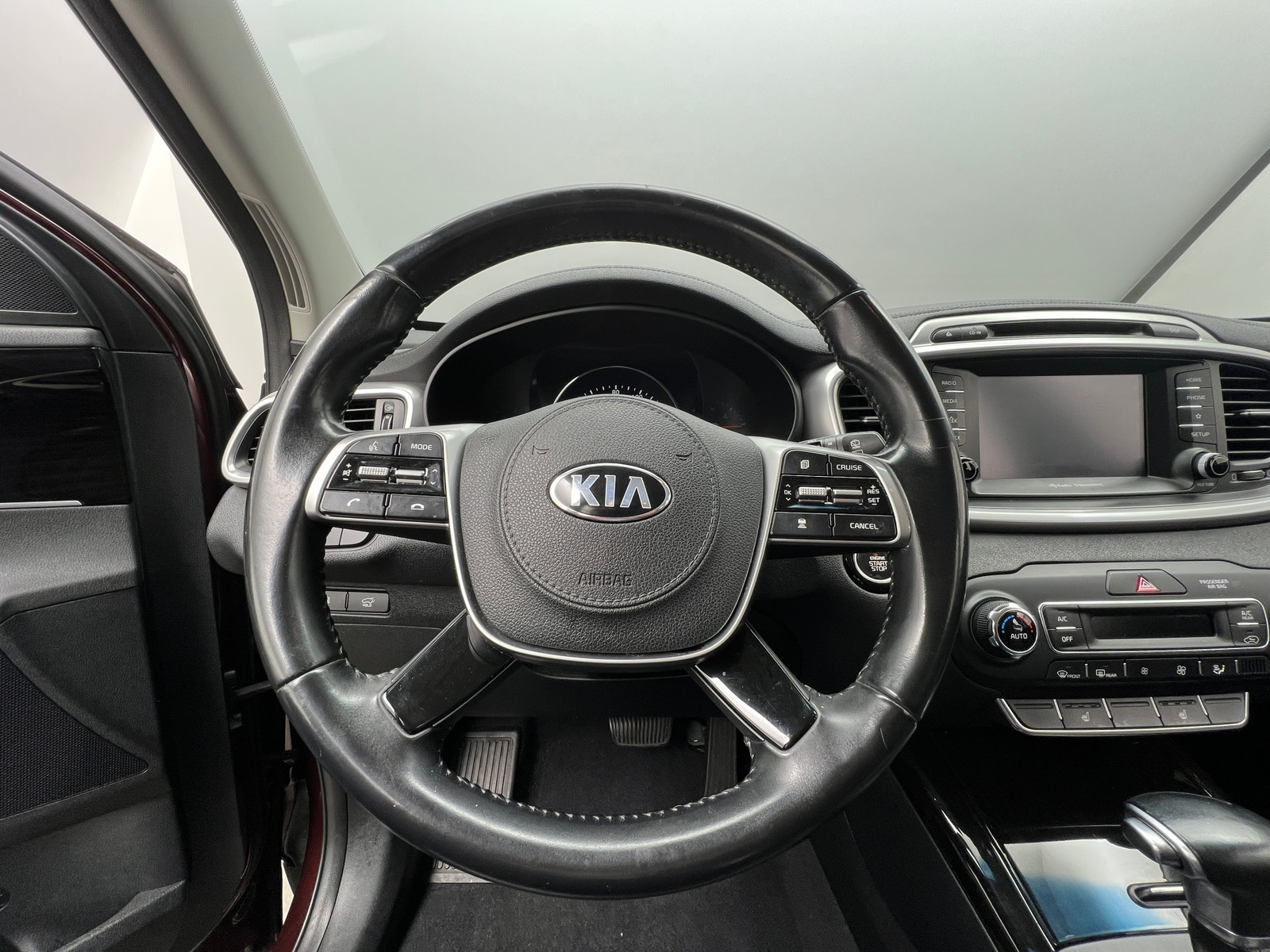 Thumbnail: 2019 Kia Sorento - 4