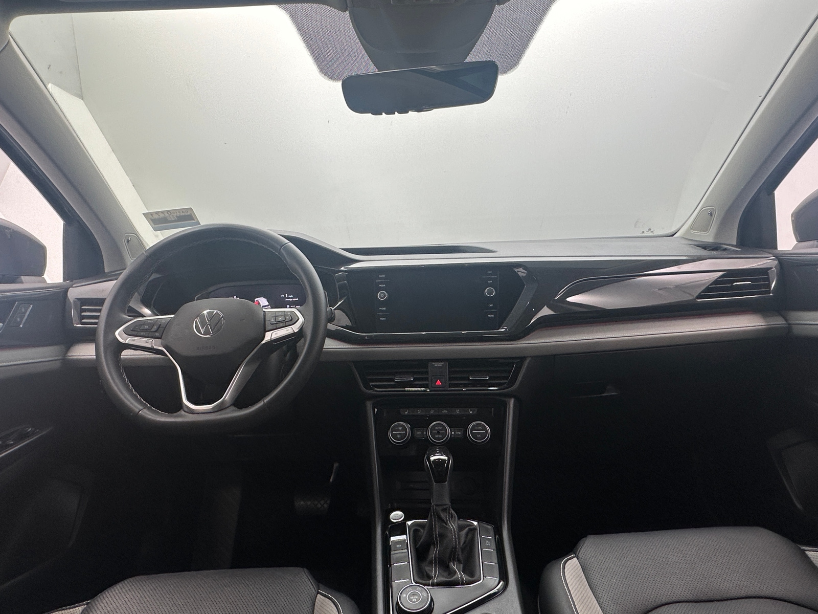 Thumbnail: 2022 Volkswagen Taos - 2