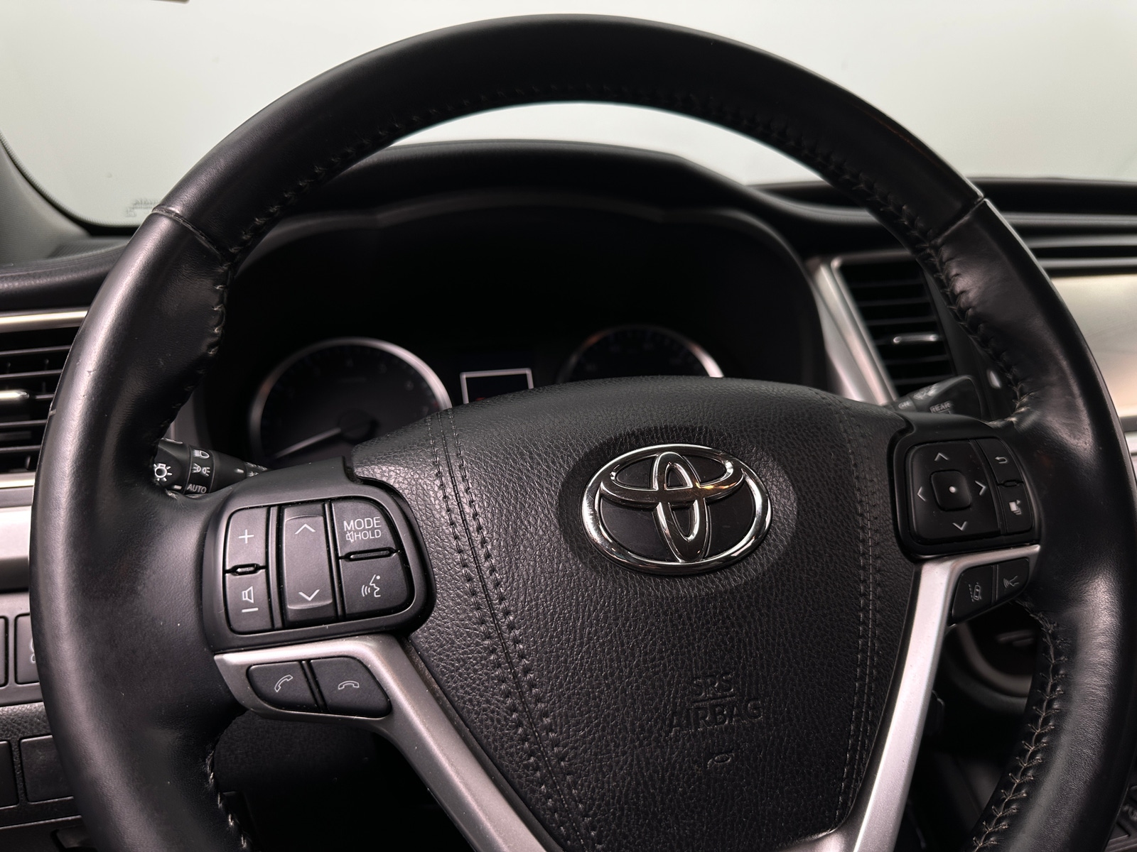 Thumbnail: 2018 Toyota Highlander - 5