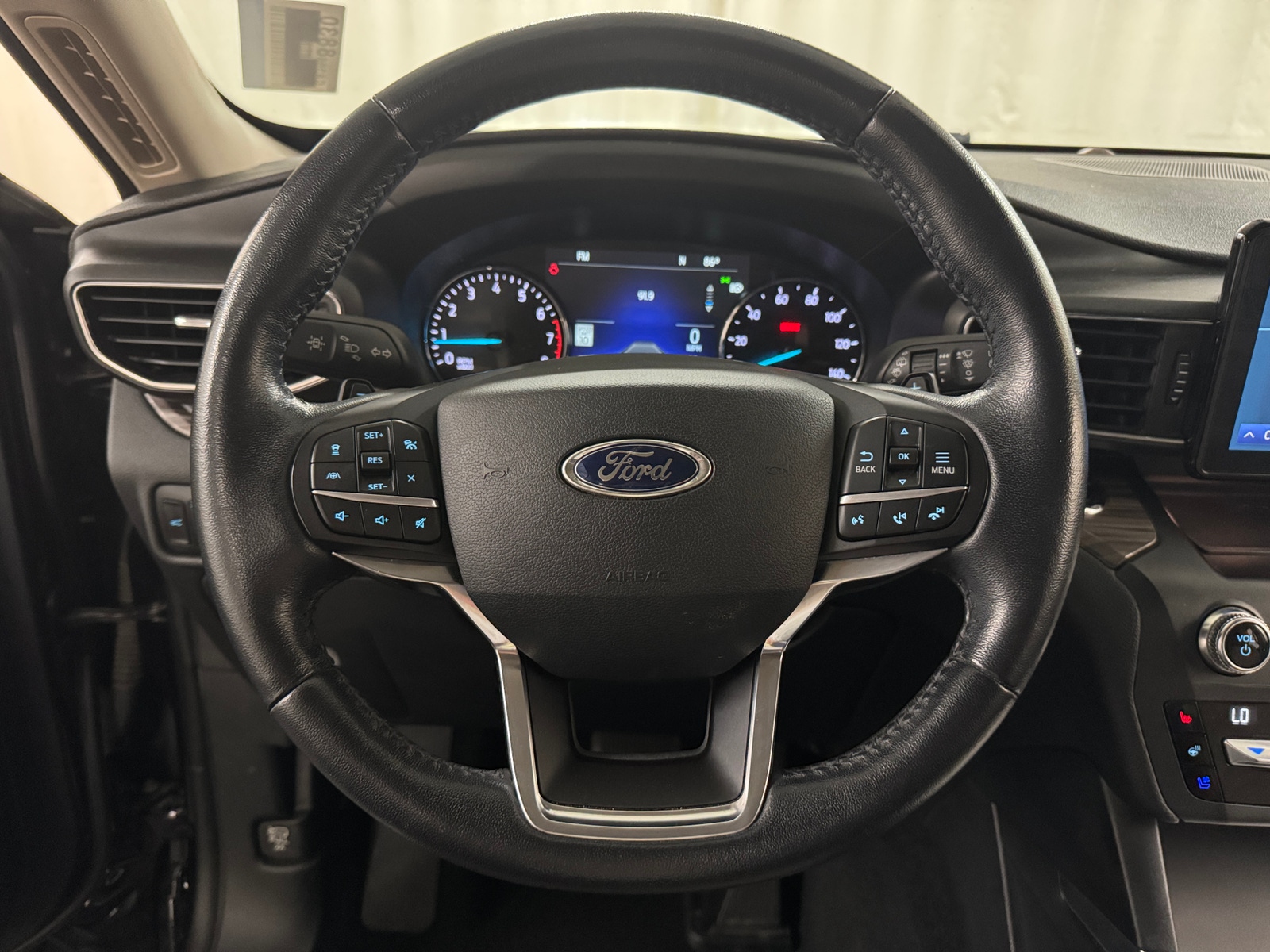 Thumbnail: 2020 Ford Explorer - 4