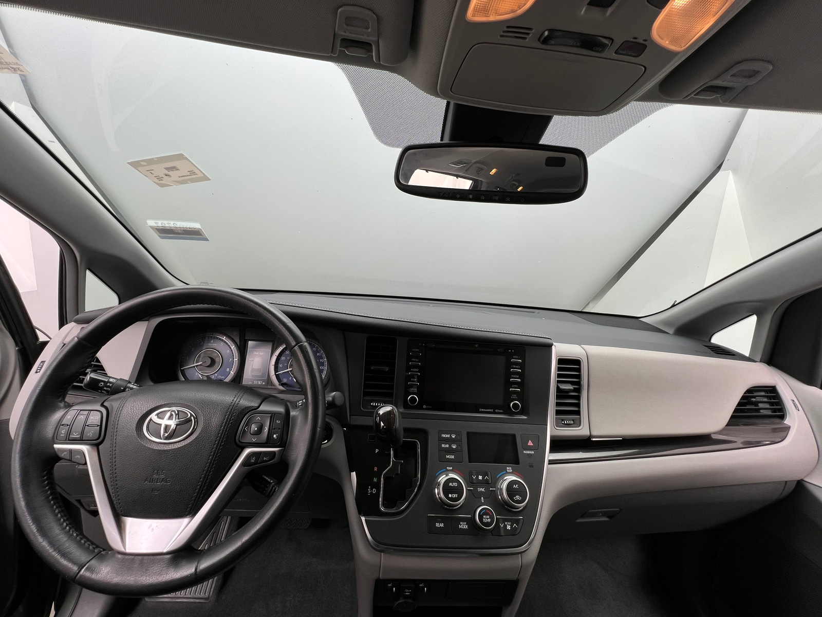 Thumbnail: 2018 Toyota Sienna - 2