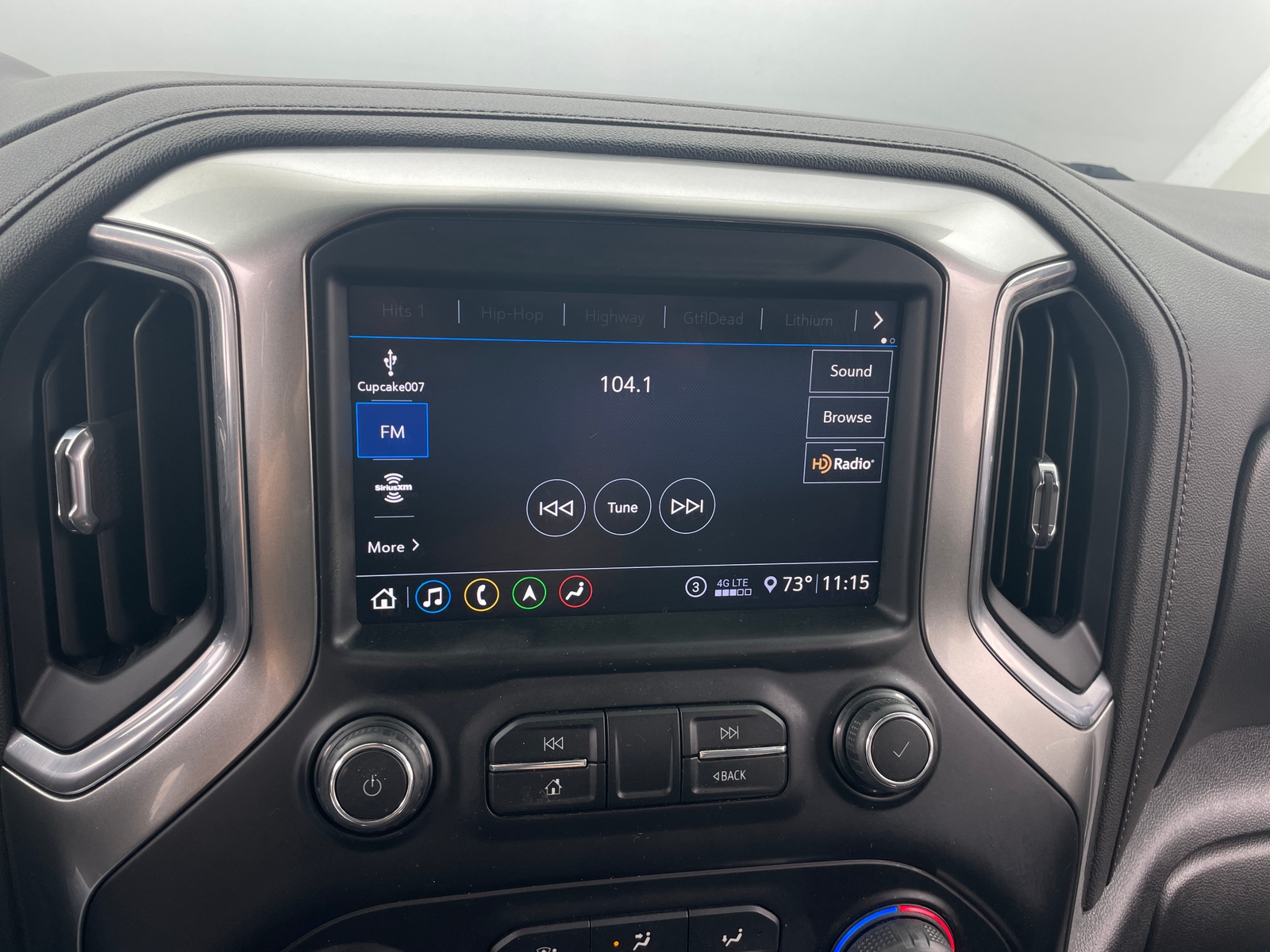 Thumbnail: 2020 Chevrolet Silverado 1500 - 3
