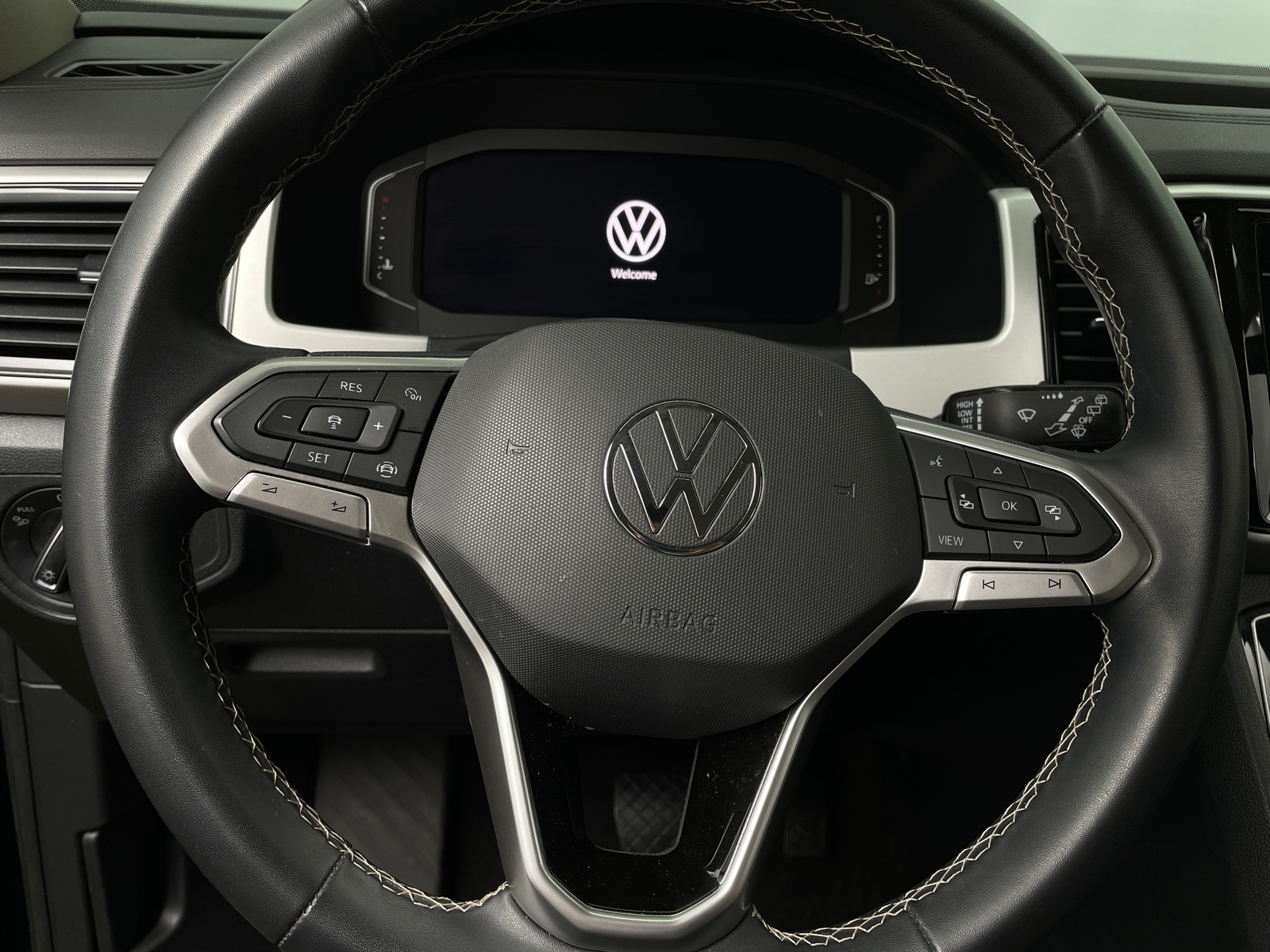 Thumbnail: 2022 Volkswagen Atlas - 4