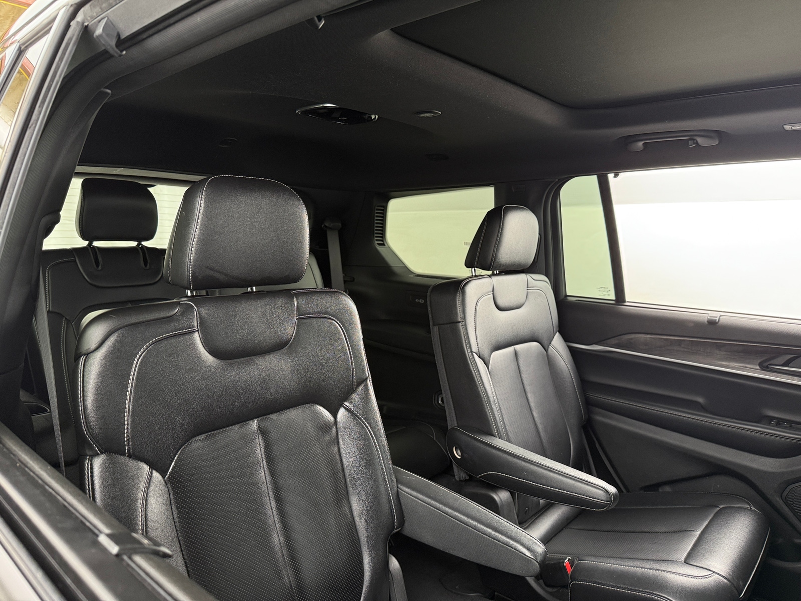 Thumbnail: 2024 Jeep Grand Cherokee L - 5