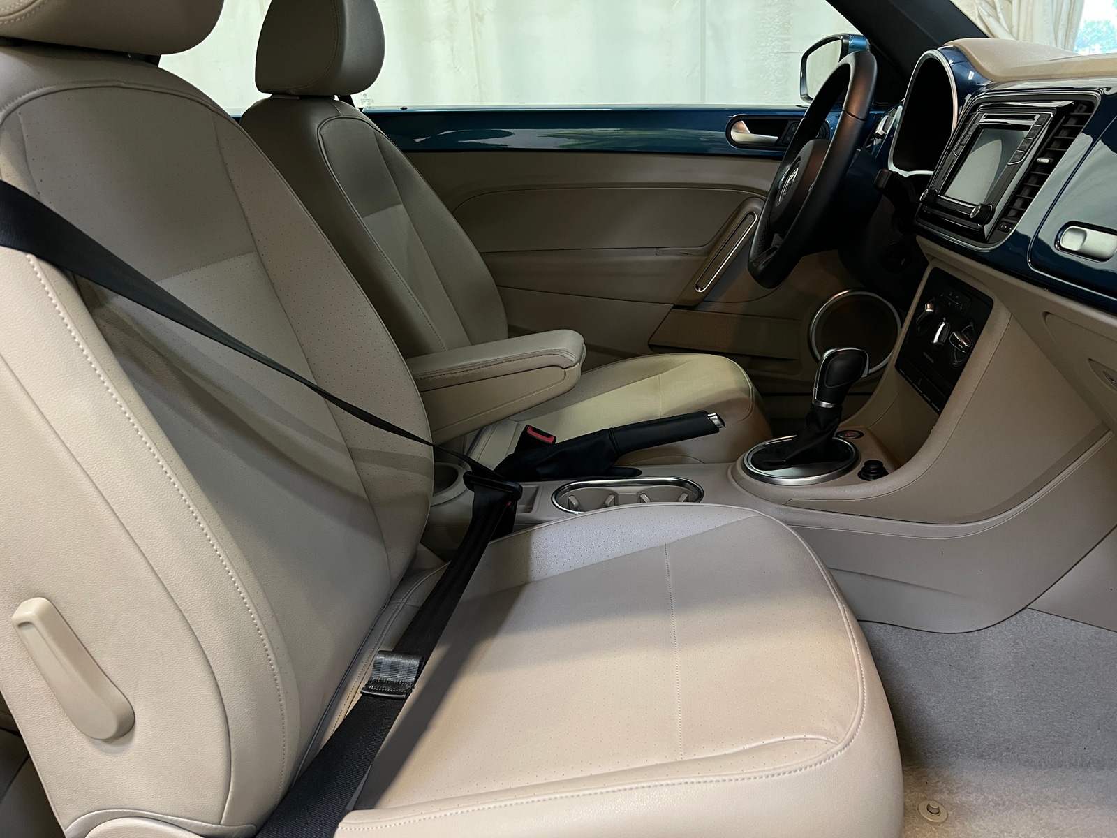 Thumbnail: 2016 Volkswagen Beetle - 2