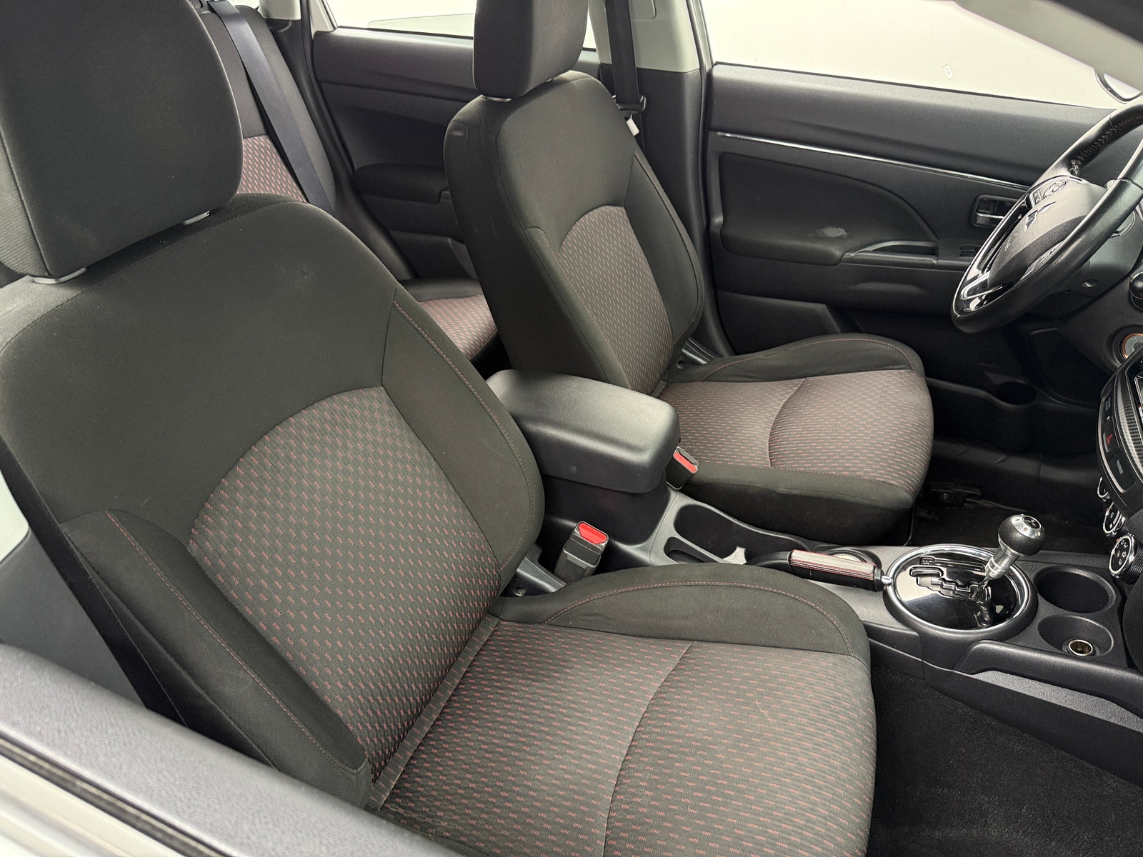 Thumbnail: 2017 Mitsubishi Outlander Sport - 2