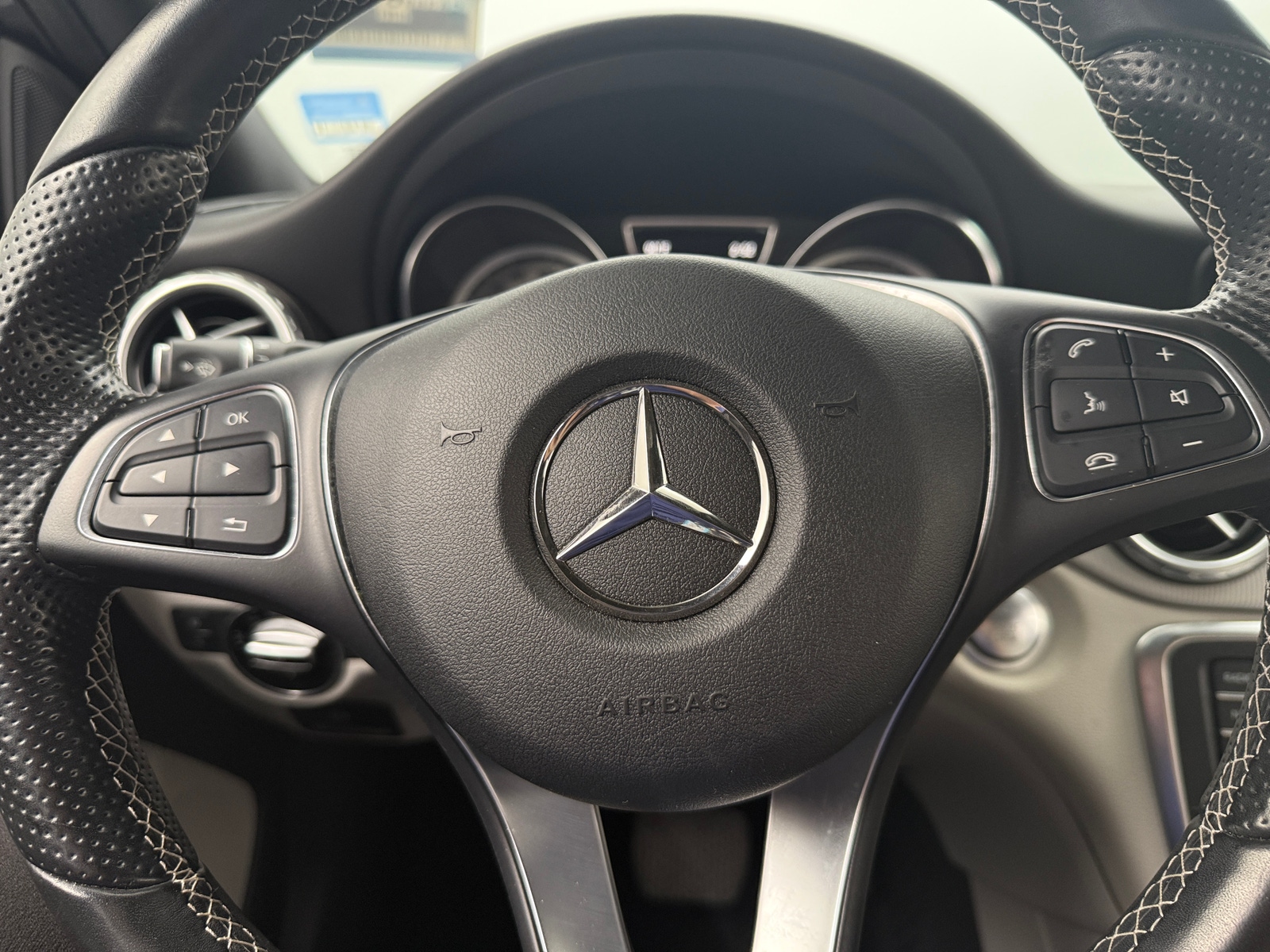 Thumbnail: 2016 Mercedes-Benz GLA - 4