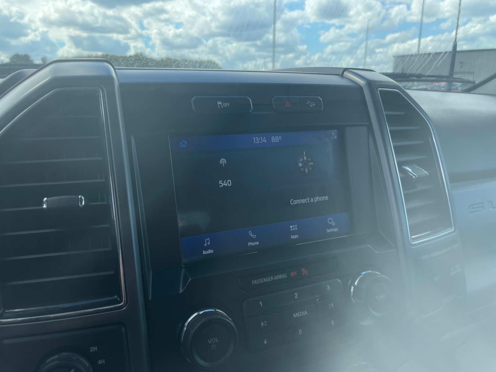 Thumbnail: 2022 Ford Econoline - 4