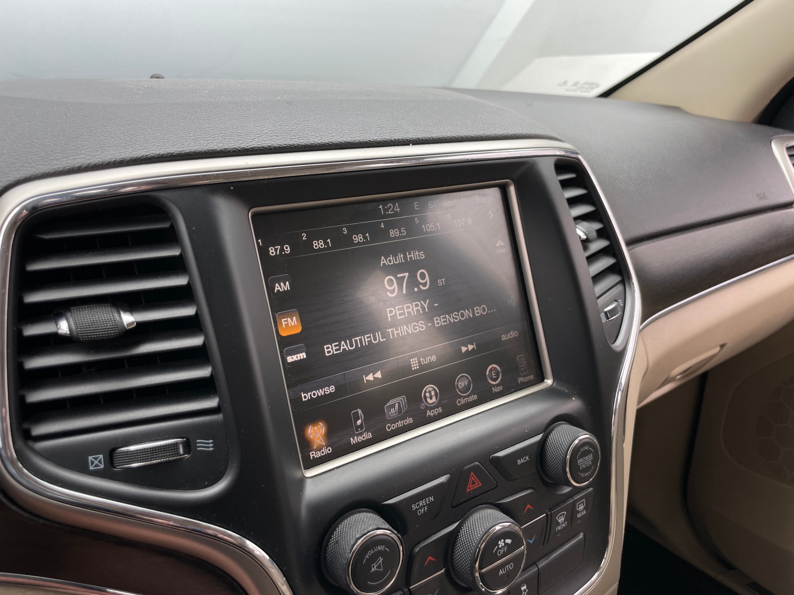 Thumbnail: 2014 Jeep Grand Cherokee - 3