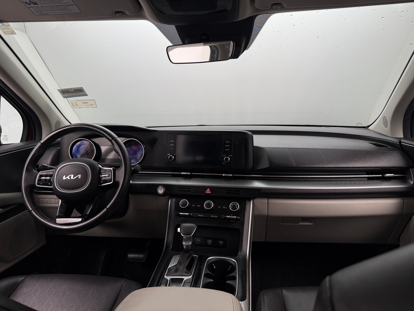 Thumbnail: 2023 Kia Carnival - 2