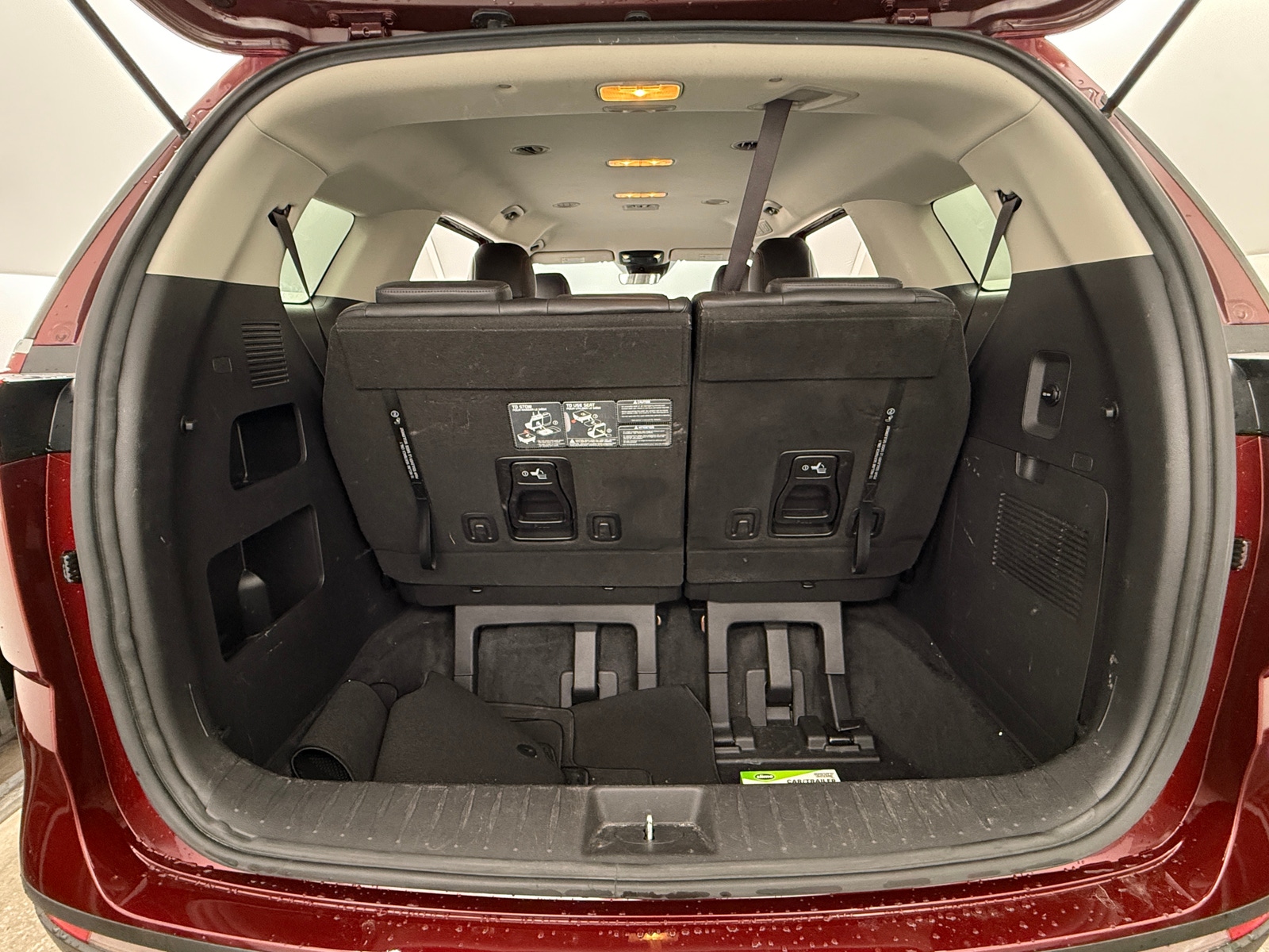 Thumbnail: 2023 Kia Carnival - 6
