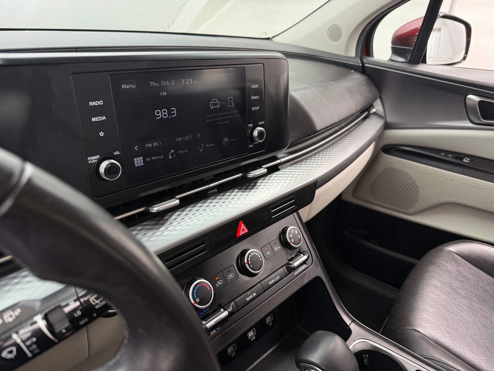 Thumbnail: 2023 Kia Carnival - 3