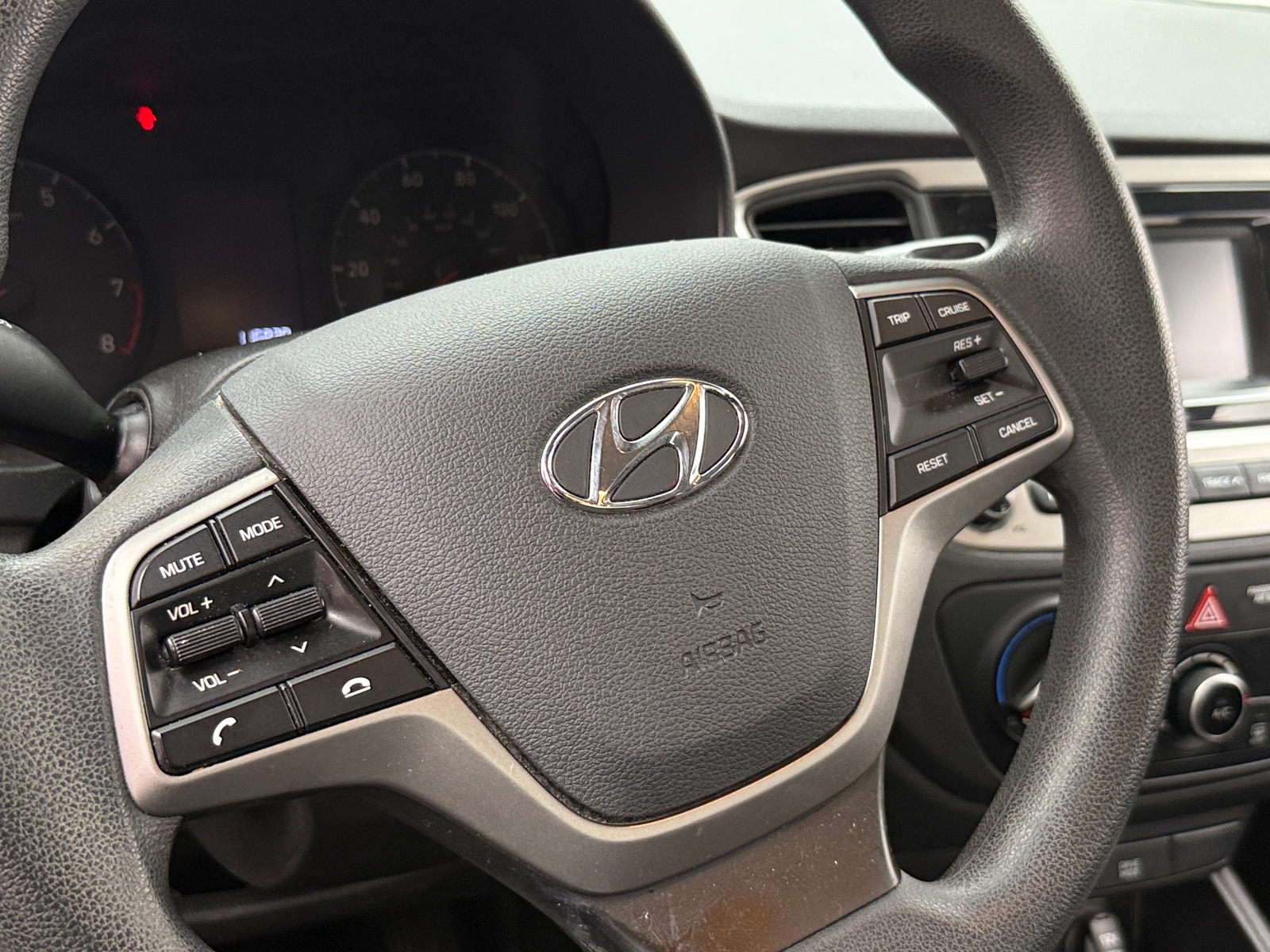 Thumbnail: 2019 Hyundai Accent - 5