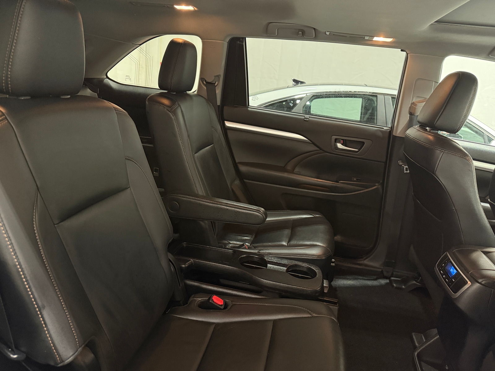 Thumbnail: 2019 Toyota Highlander - 5