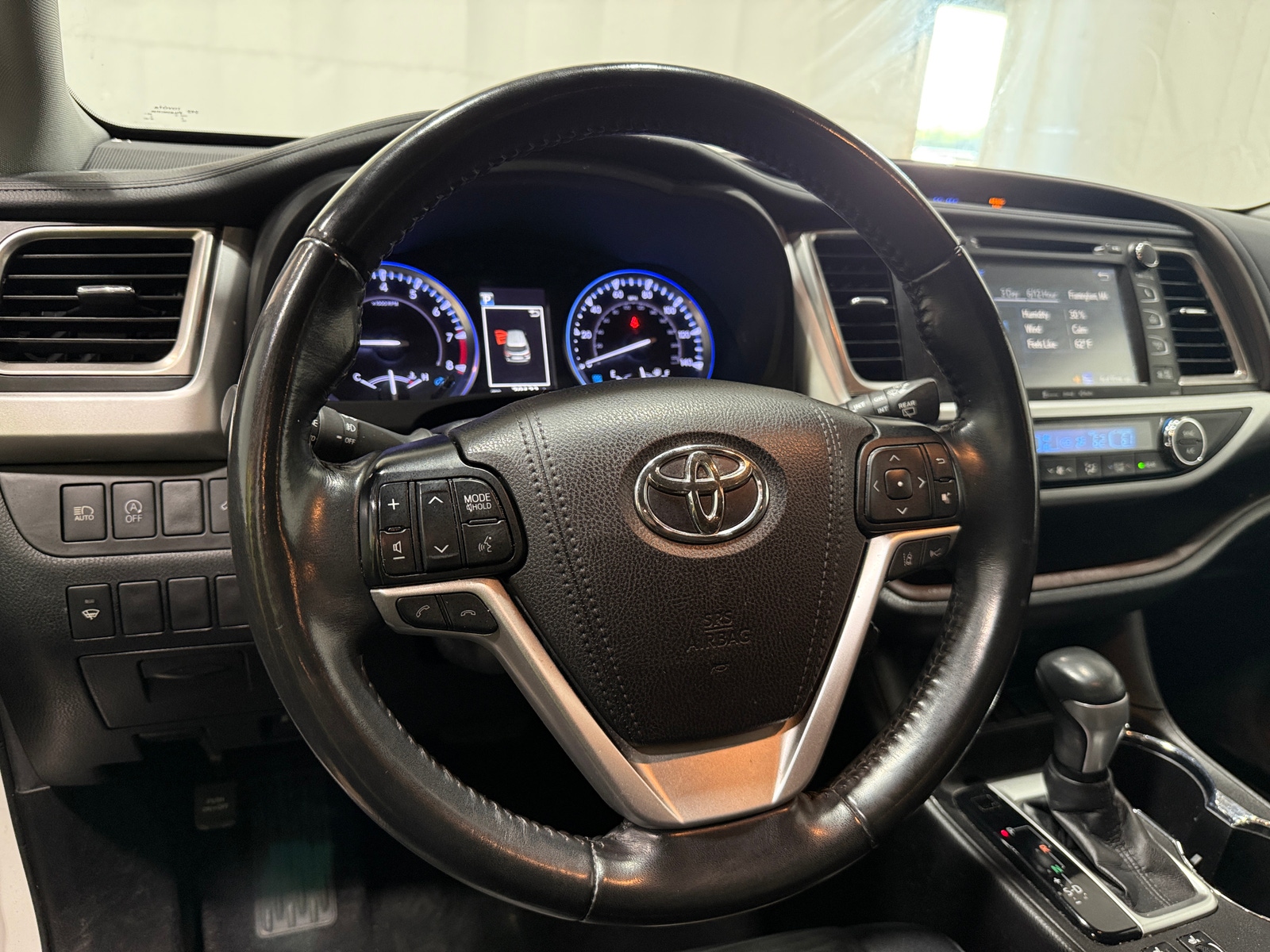 Thumbnail: 2019 Toyota Highlander - 4