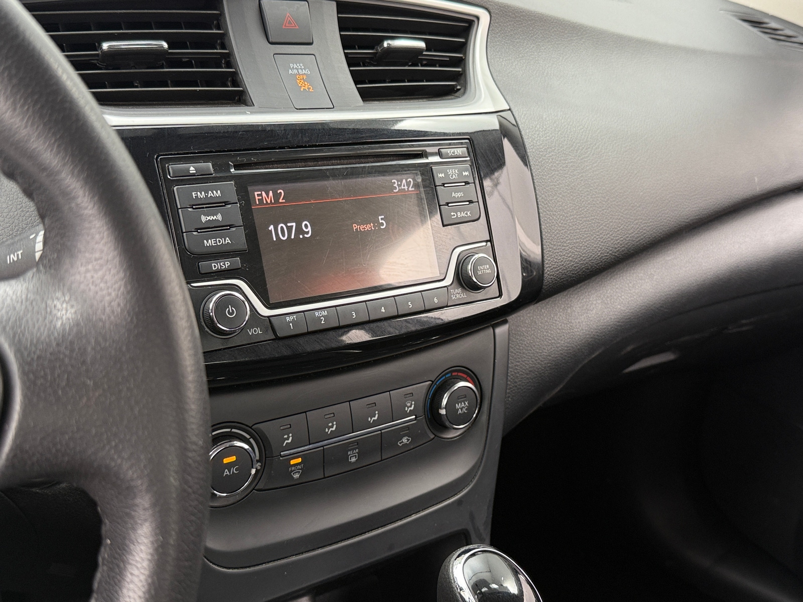 Thumbnail: 2016 Nissan Sentra - 4