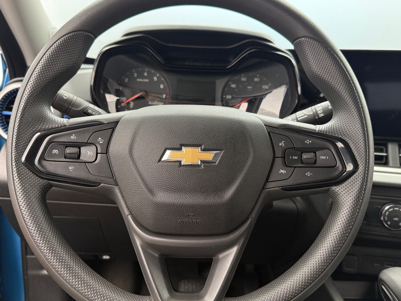 Thumbnail: 2025 Chevrolet Trax - 5