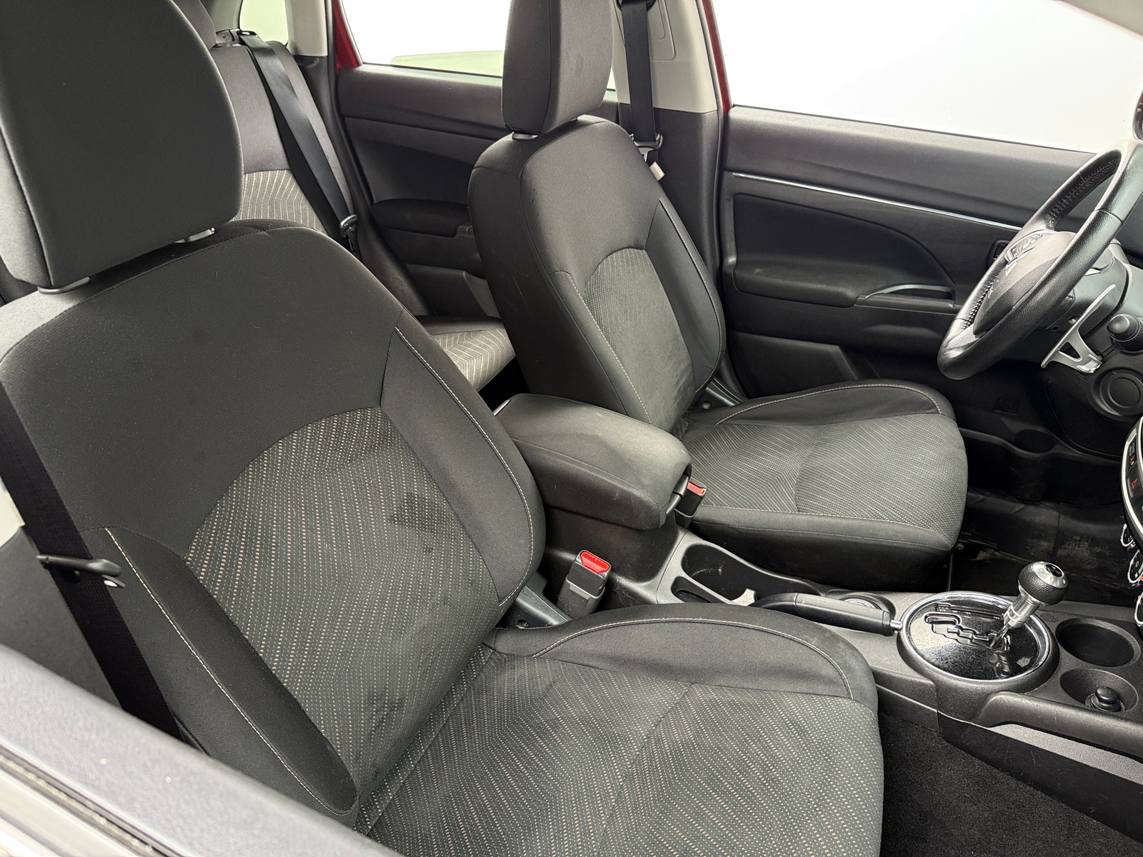 Thumbnail: 2015 Mitsubishi Outlander Sport - 2