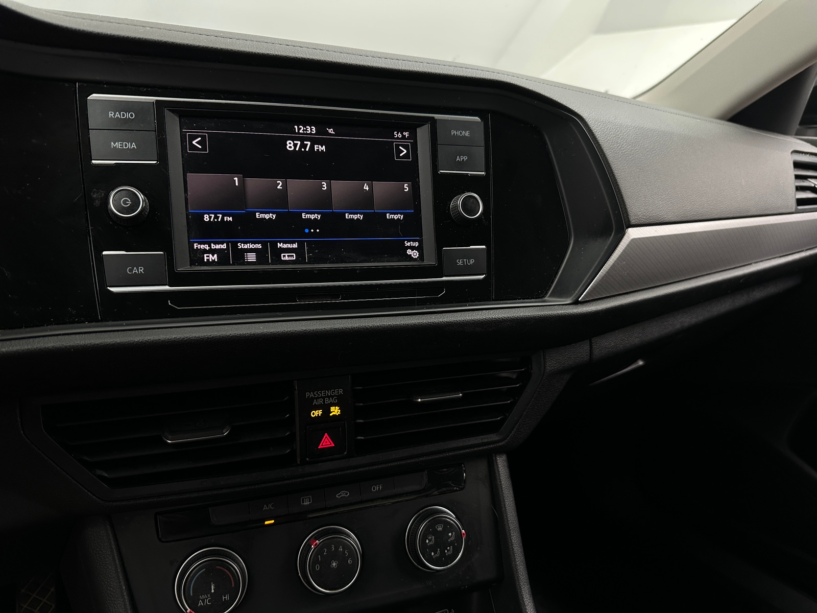 Thumbnail: 2019 Volkswagen Jetta - 4