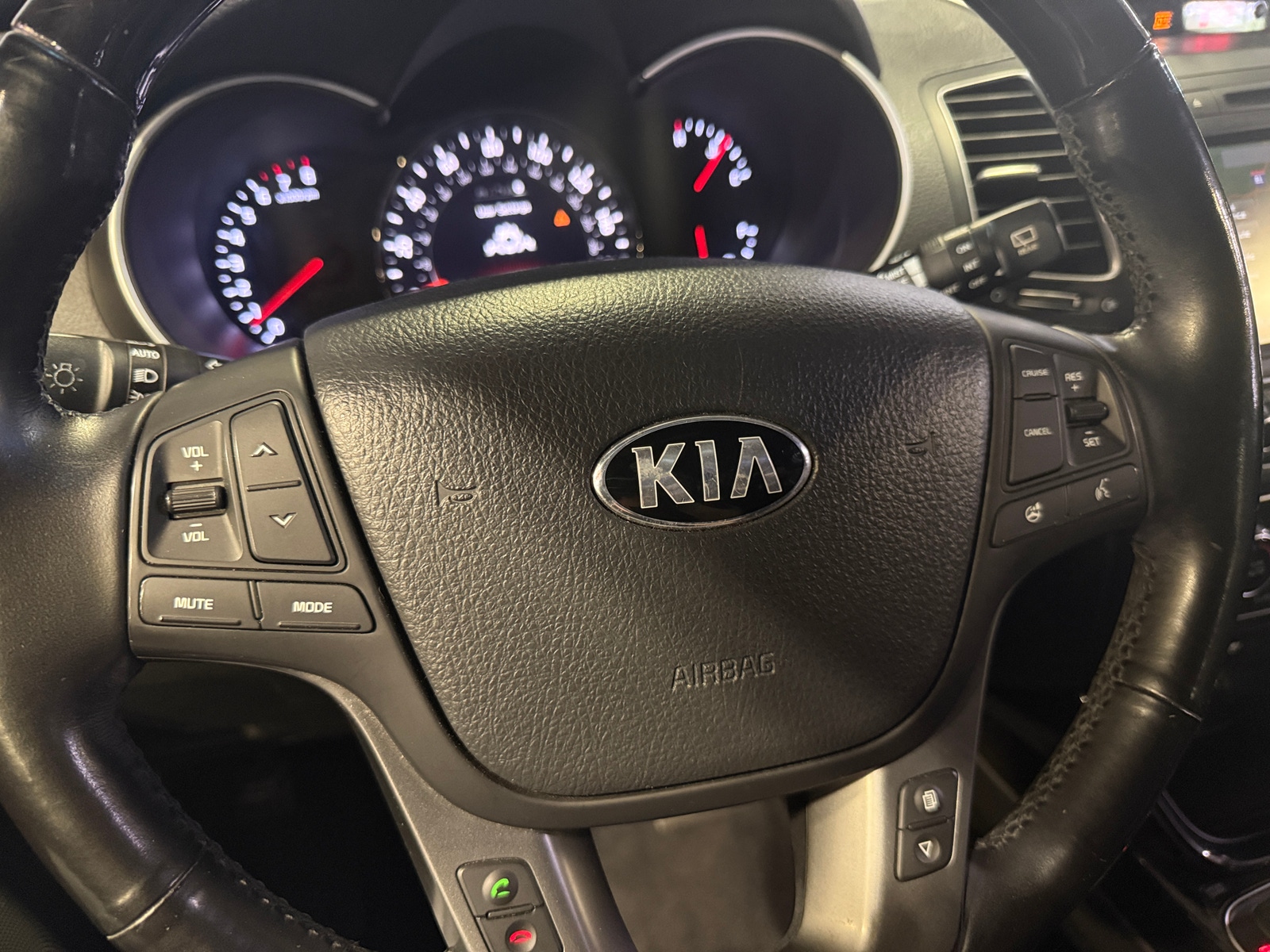 Thumbnail: 2014 Kia Sorento - 4