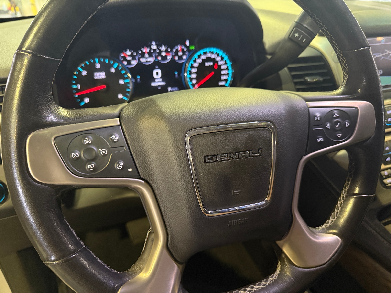 Thumbnail: 2018 GMC Yukon - 4