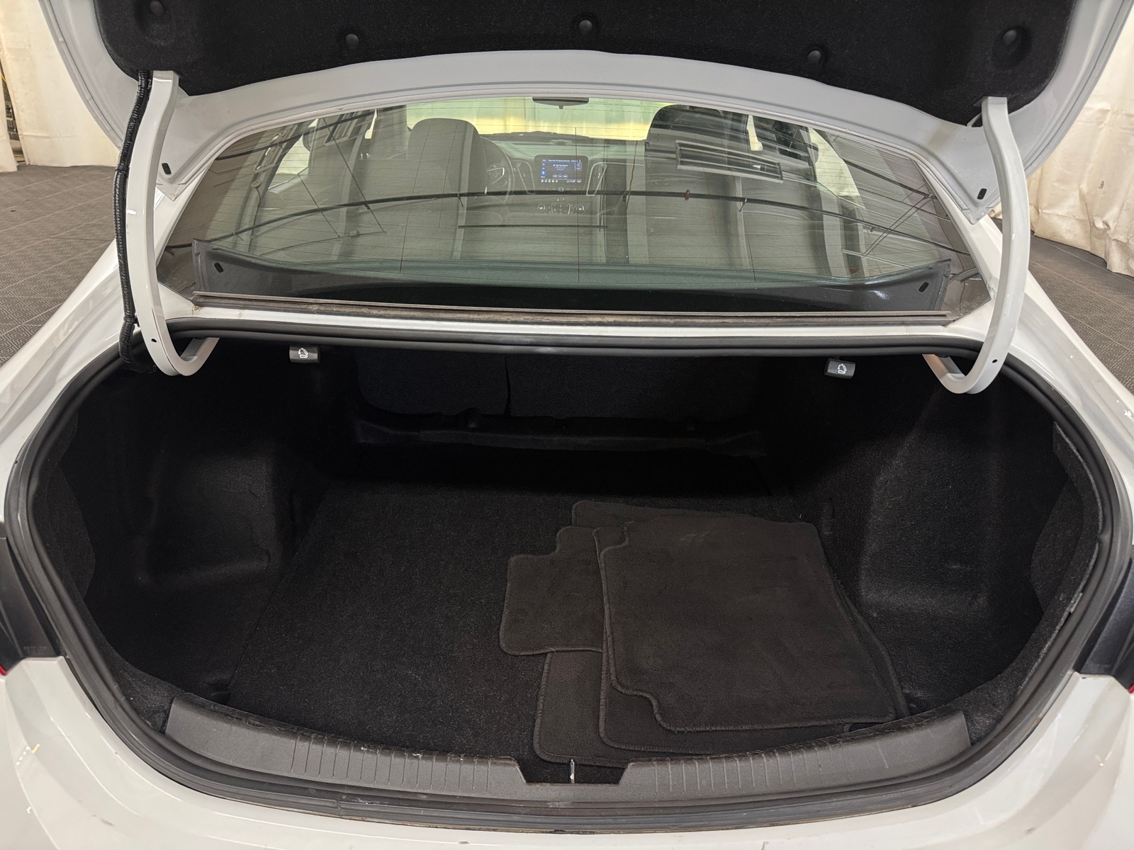 Thumbnail: 2024 Chevrolet Malibu - 7