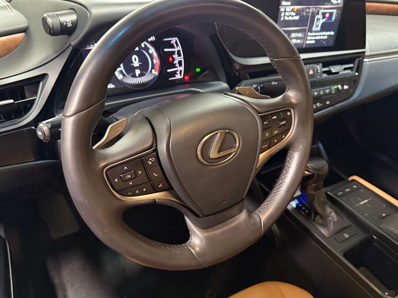 Thumbnail: 2022 Lexus ES - 4