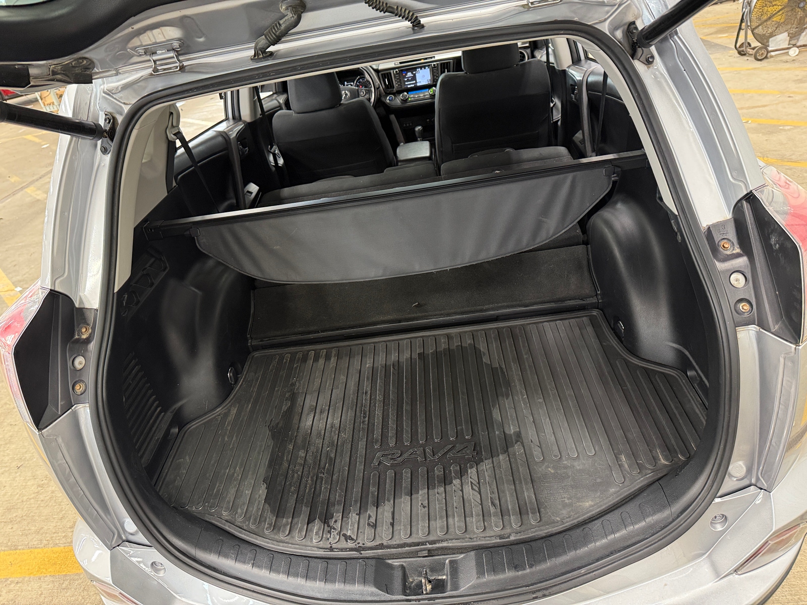 Thumbnail: 2017 Toyota RAV4 - 7