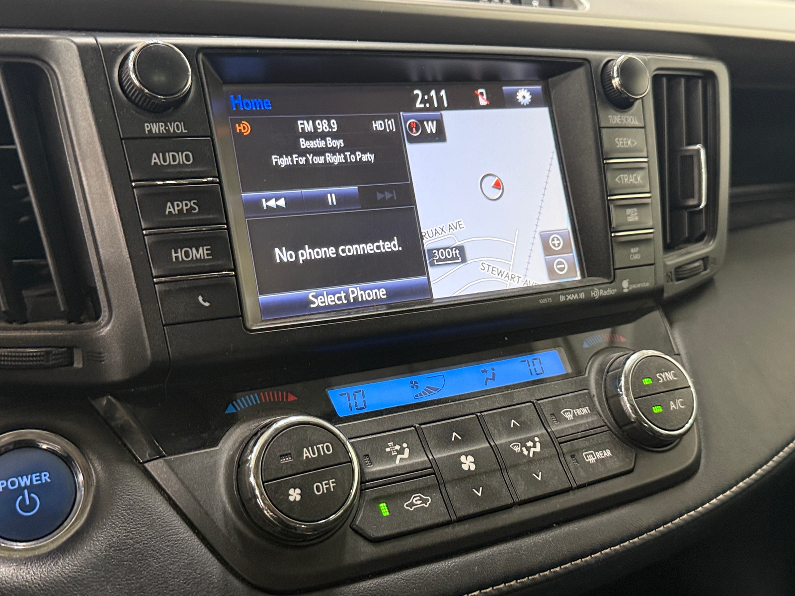 Thumbnail: 2017 Toyota RAV4 - 4