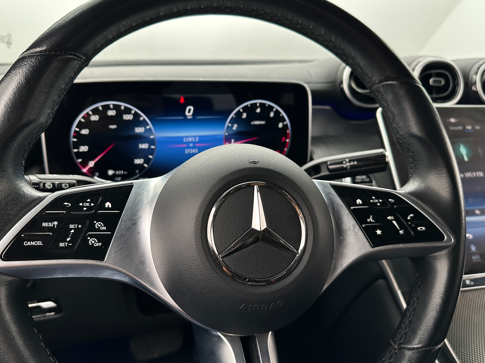 Thumbnail: 2024 Mercedes-Benz GLC - 4